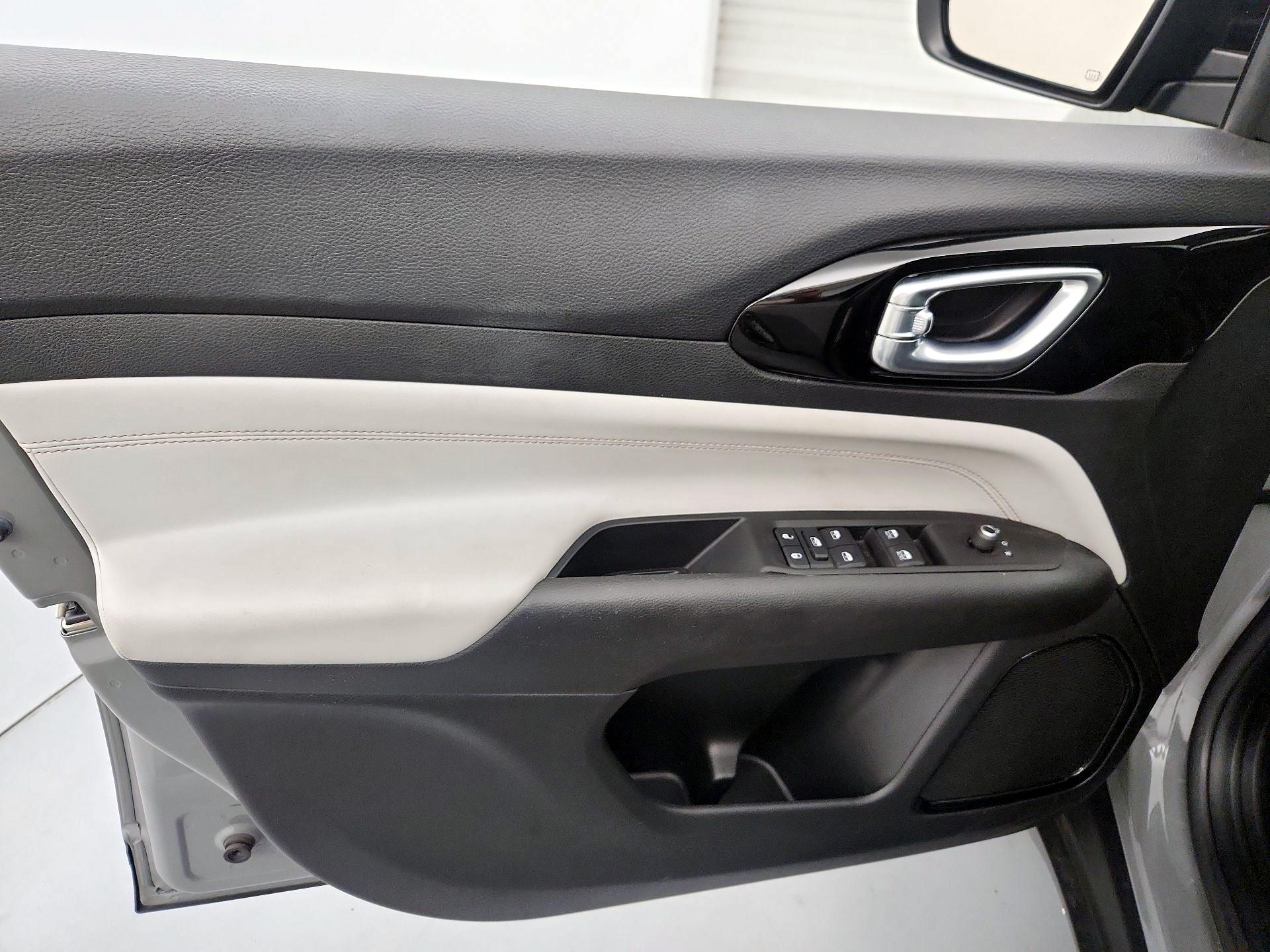 Thumbnail: 2022 Jeep Compass - 12