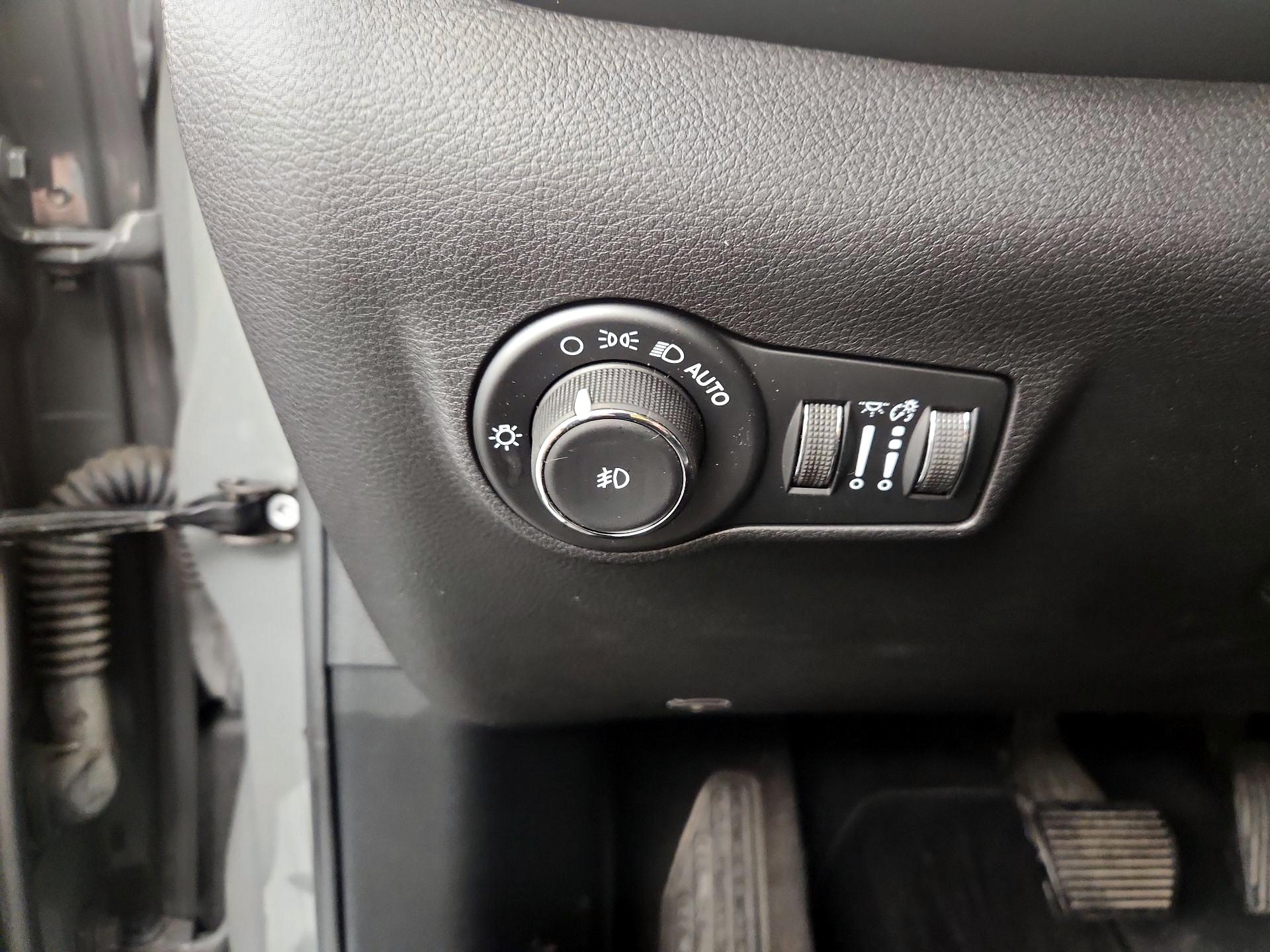 Thumbnail: 2022 Jeep Compass - 13