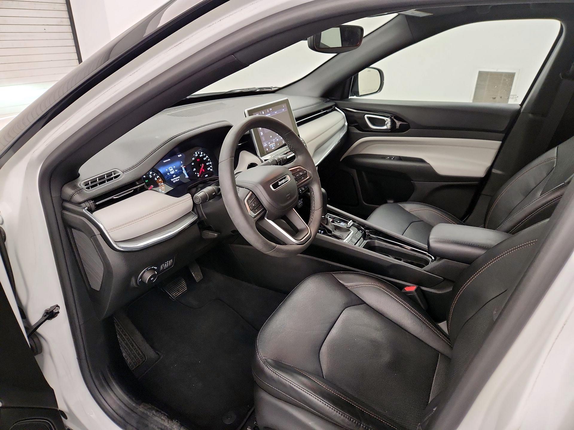 Thumbnail: 2023 Jeep Compass - 11