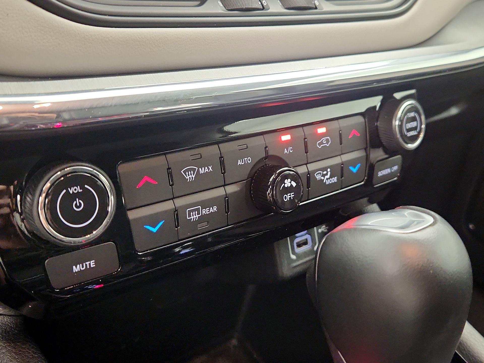 Thumbnail: 2022 Jeep Compass - 16