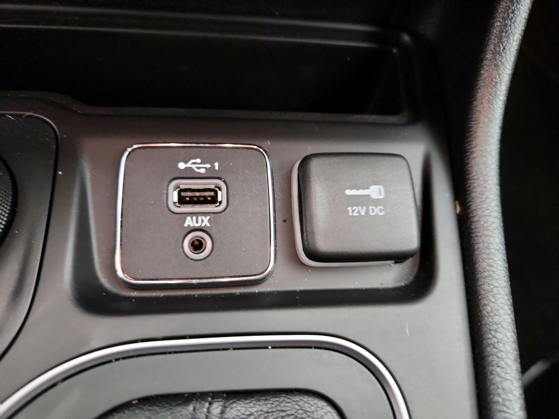 Thumbnail: 2021 Jeep Cherokee - 18