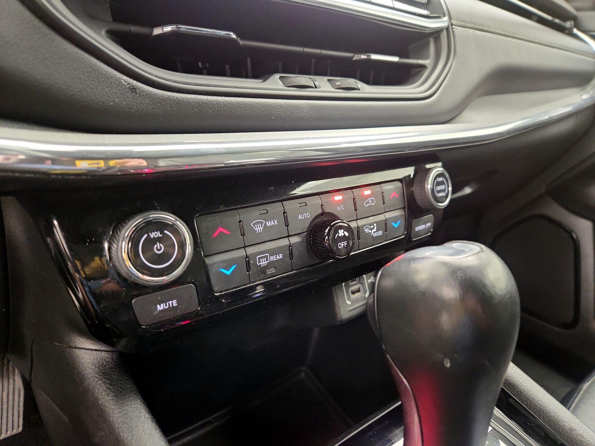 Thumbnail: 2022 Jeep Compass - 16