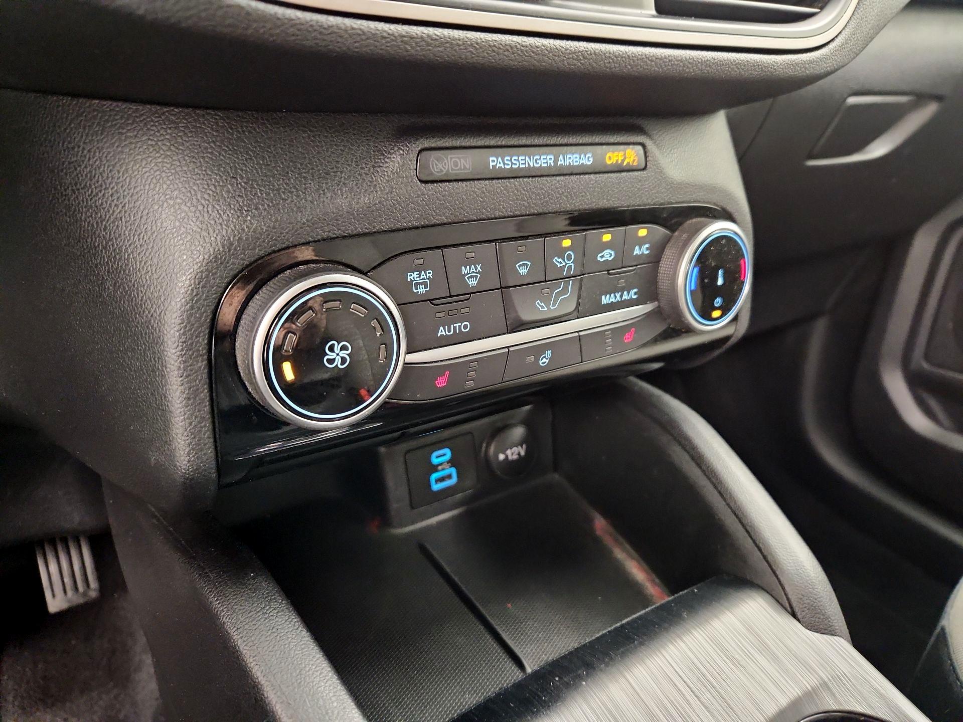Thumbnail: 2022 Ford Escape - 16