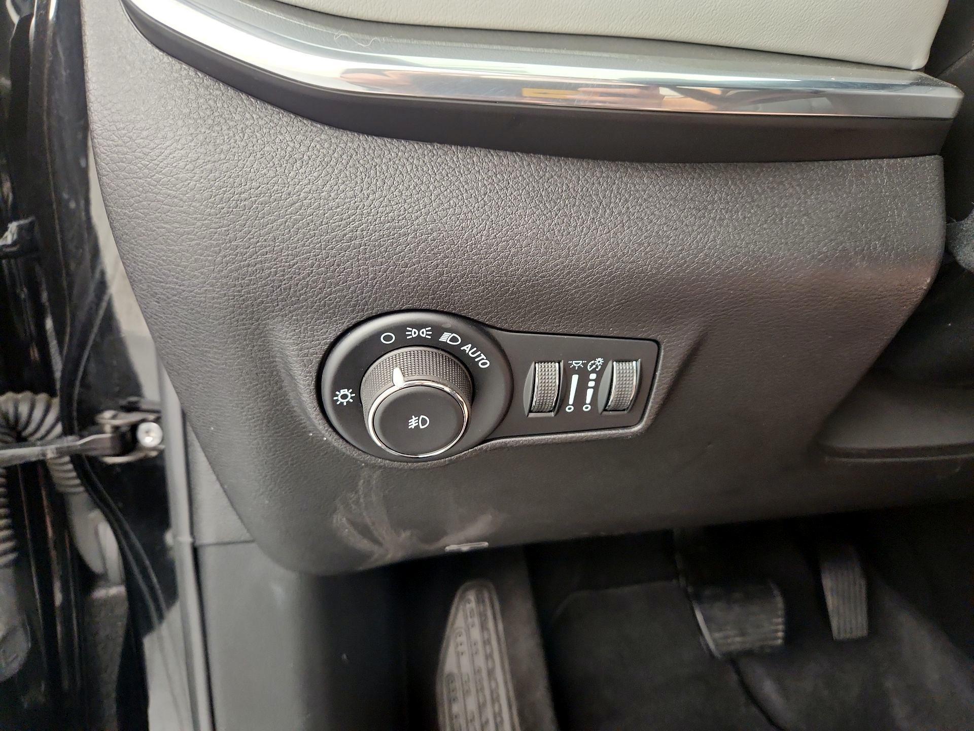 Thumbnail: 2022 Jeep Compass - 13