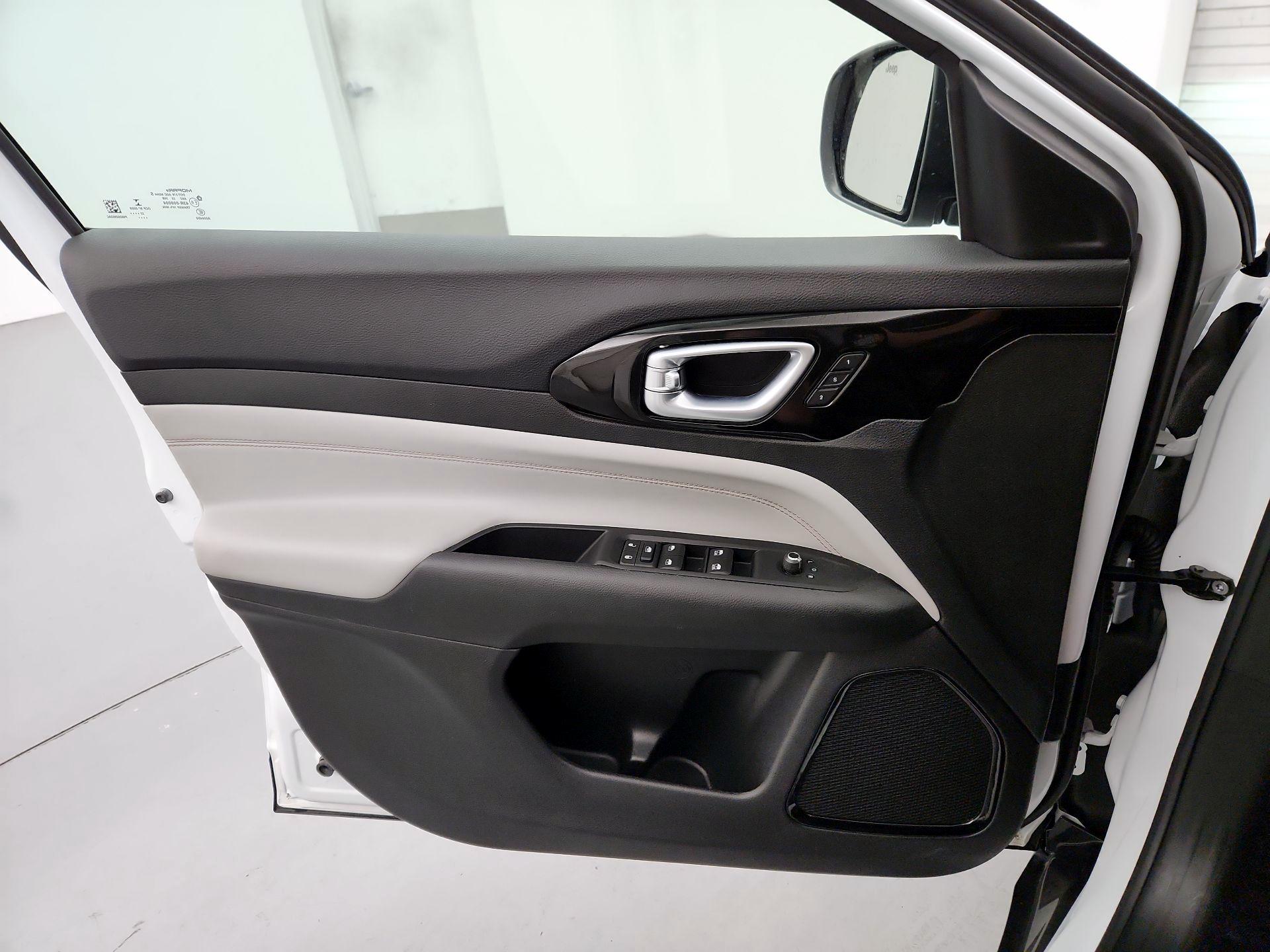 Thumbnail: 2022 Jeep Compass - 12