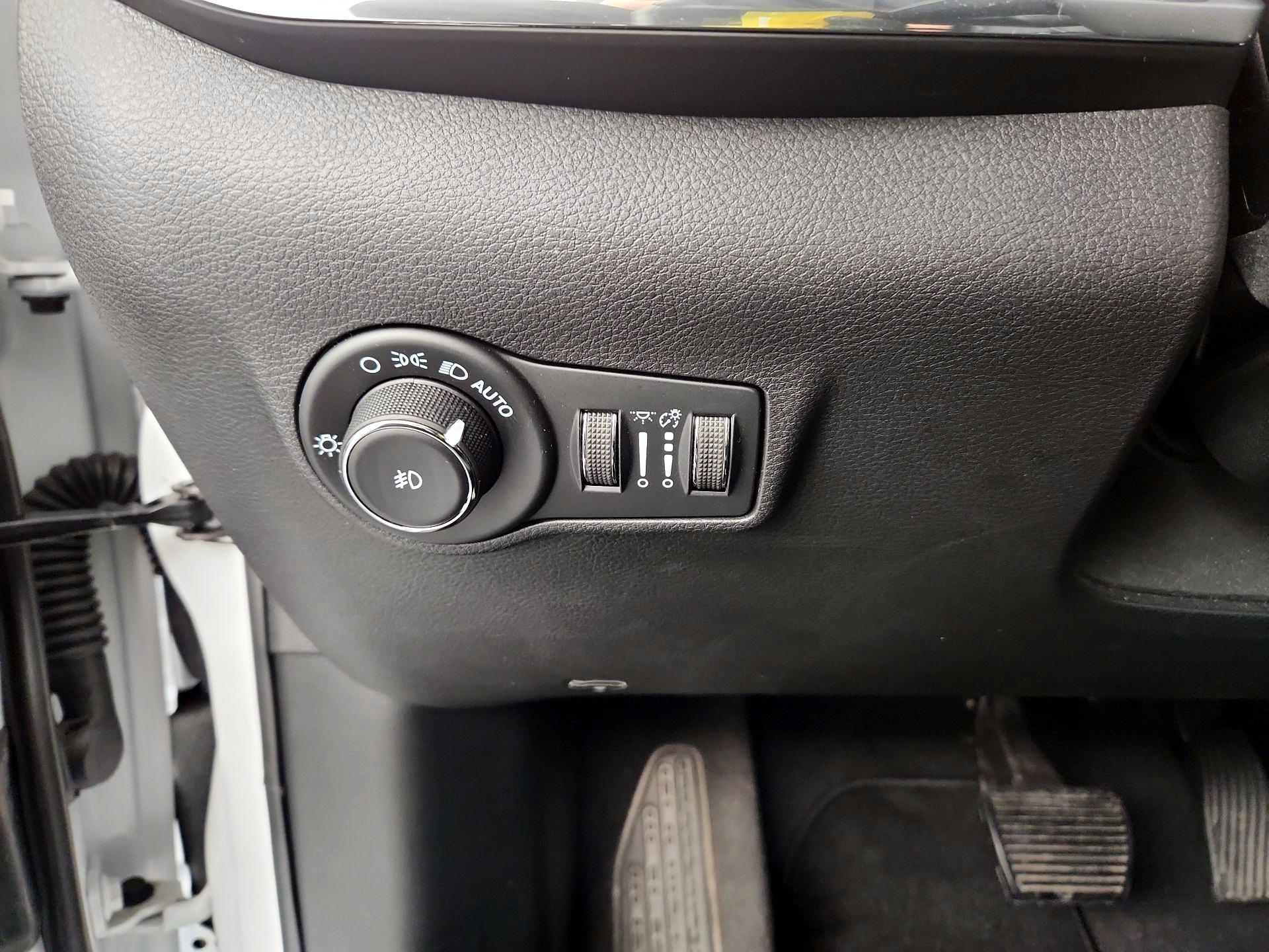 Thumbnail: 2022 Jeep Compass - 13