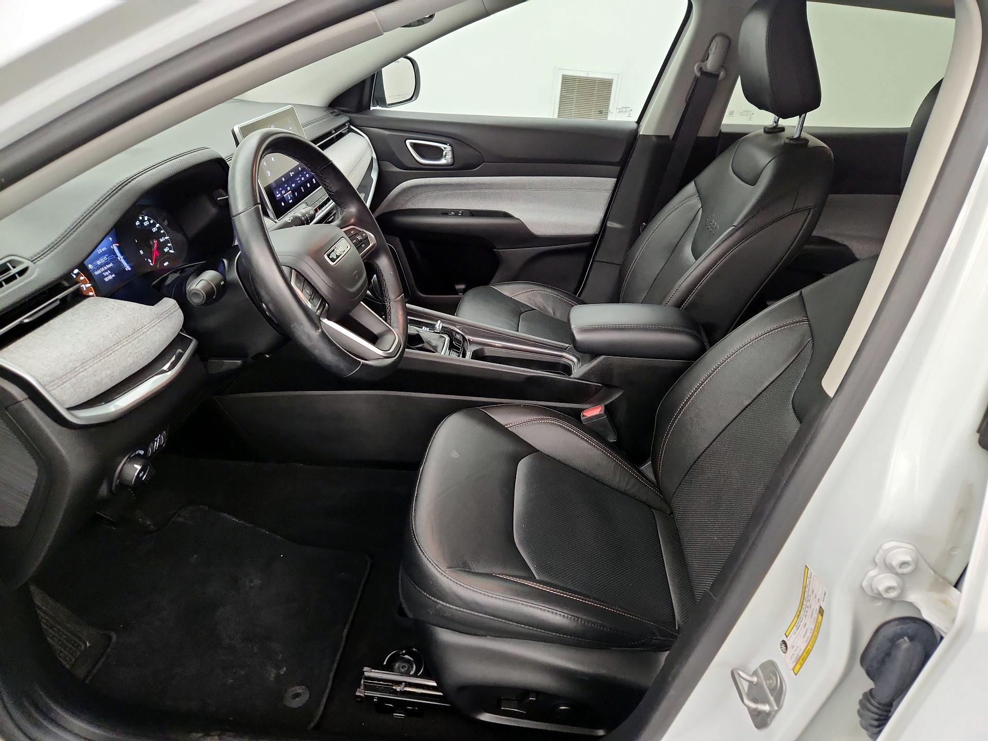 Thumbnail: 2022 Jeep Compass - 11