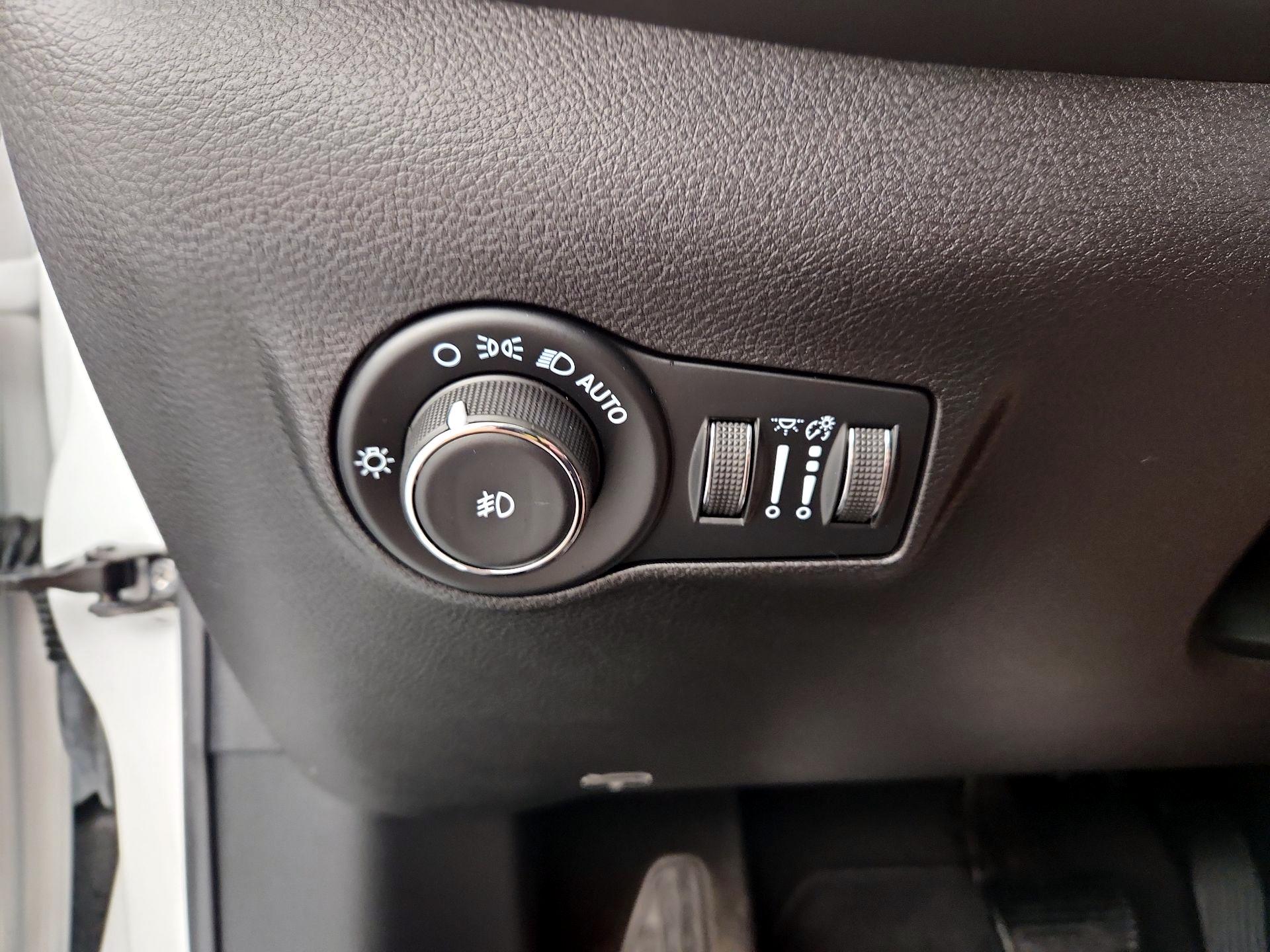 Thumbnail: 2022 Jeep Compass - 13