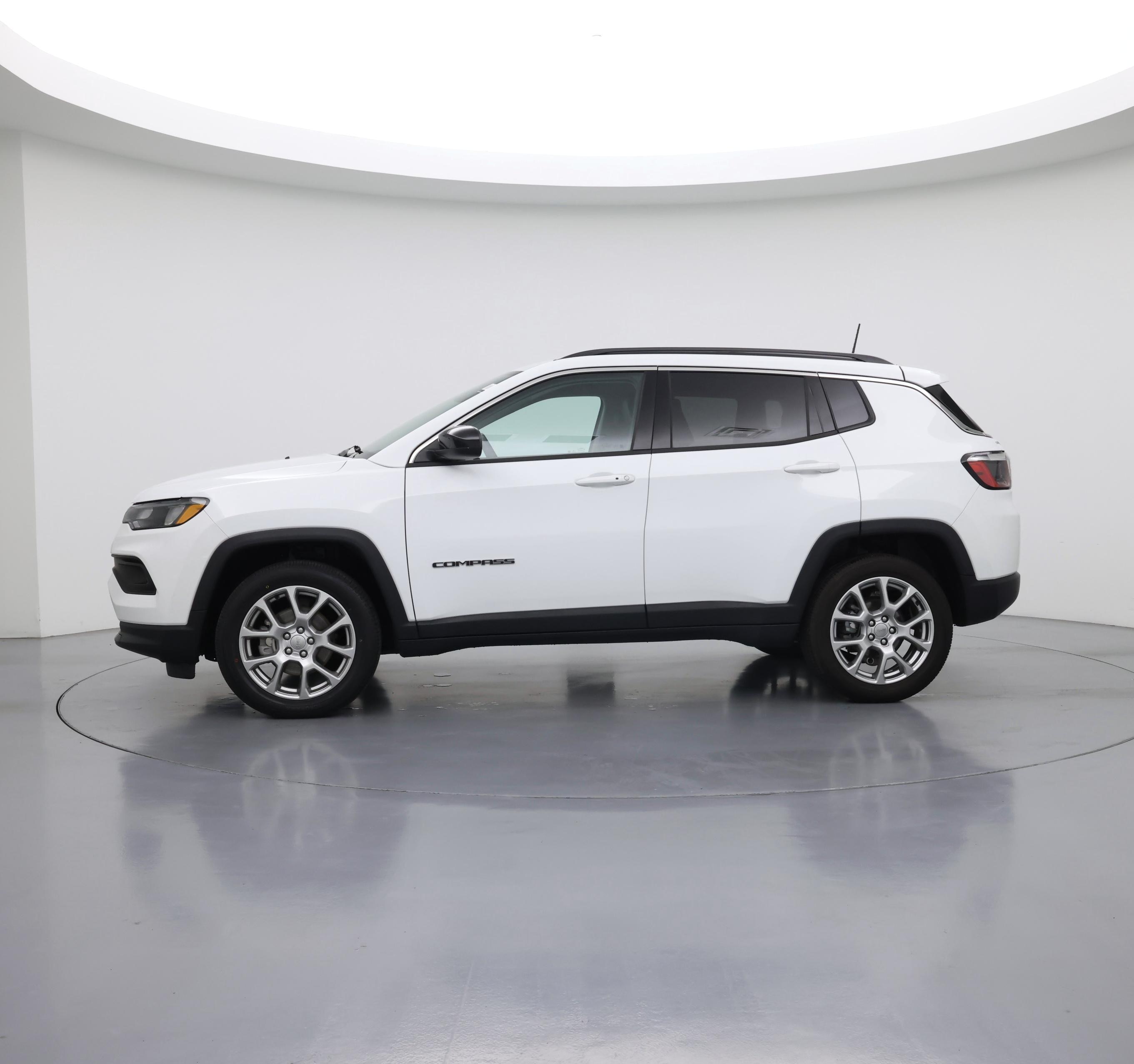 Thumbnail: 2022 Jeep Compass - 3