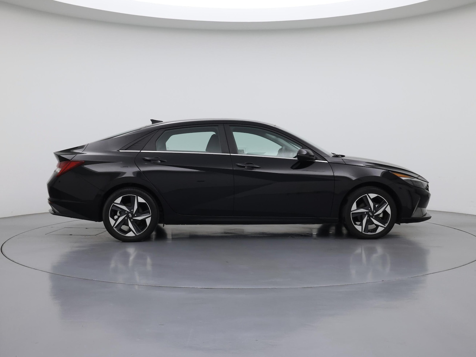 2023 Hyundai Elantra Limited - Photo 8