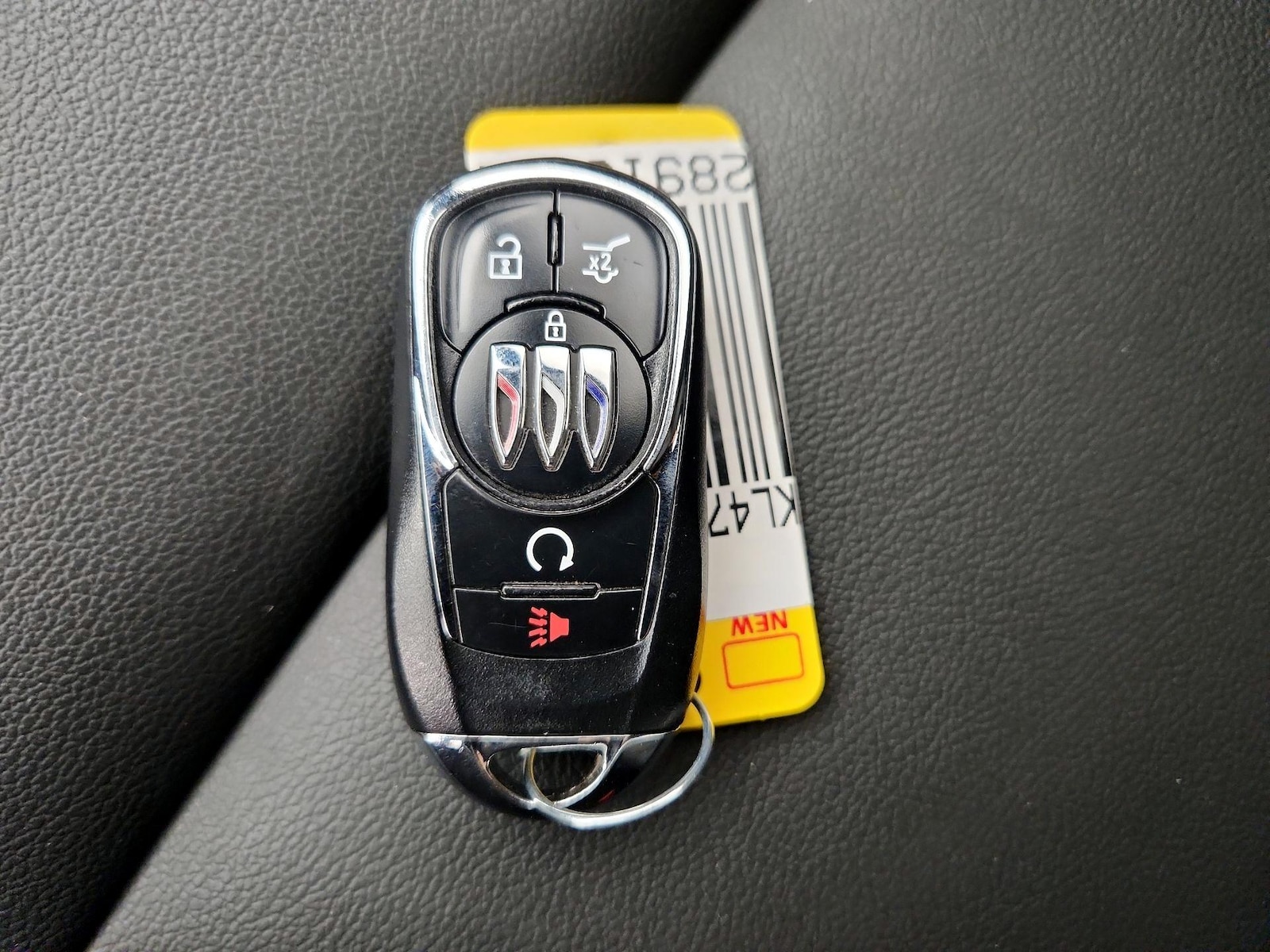 2024 Buick Envista Sport Touring - Photo 23