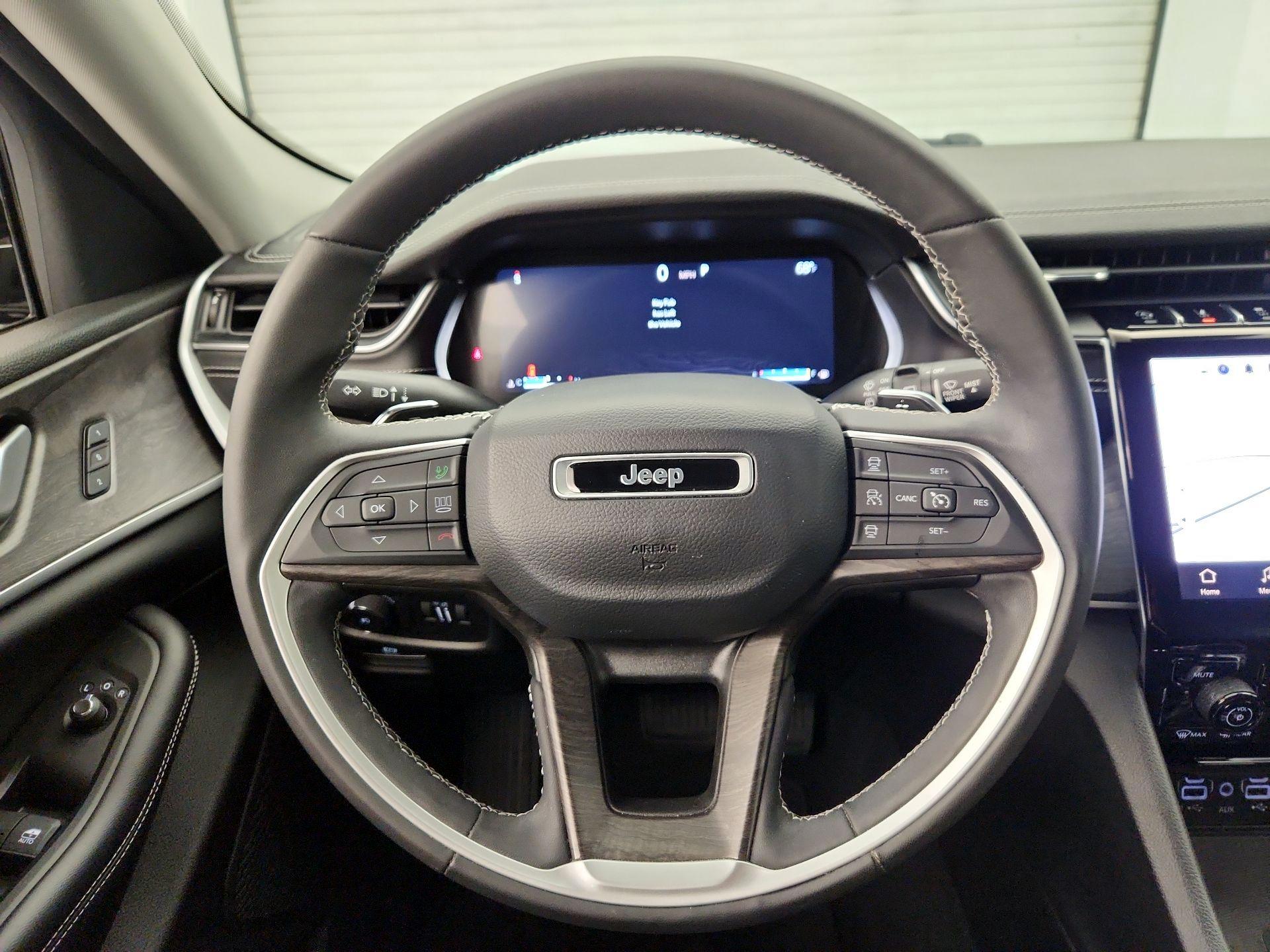 Thumbnail: 2023 Jeep Grand Cherokee - 10
