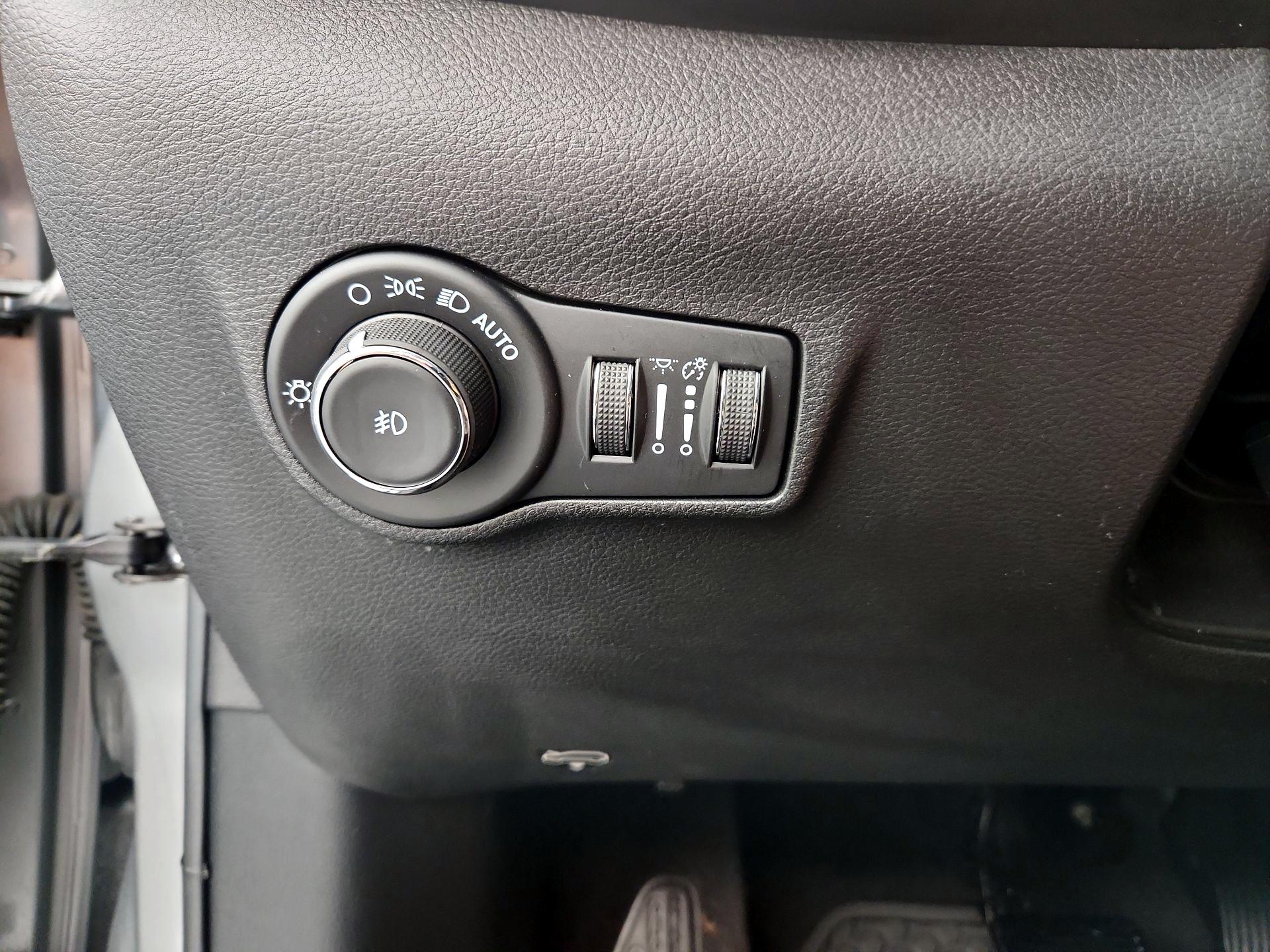 Thumbnail: 2022 Jeep Compass - 13