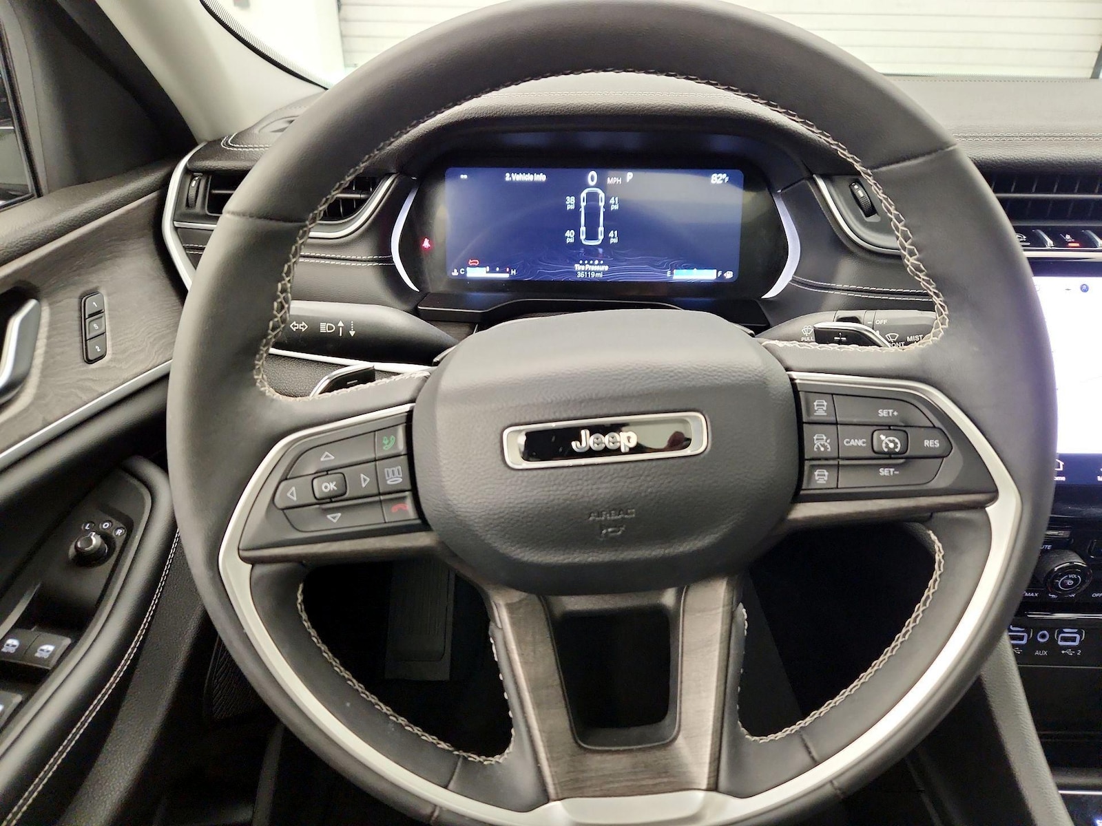 2023 Jeep Grand Cherokee L Limited - Photo 11