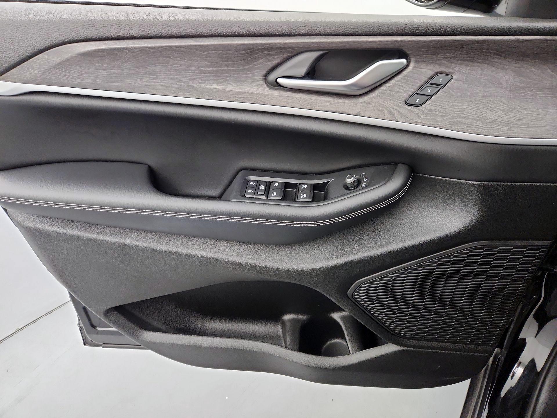 Thumbnail: 2023 Jeep Grand Cherokee L - 12