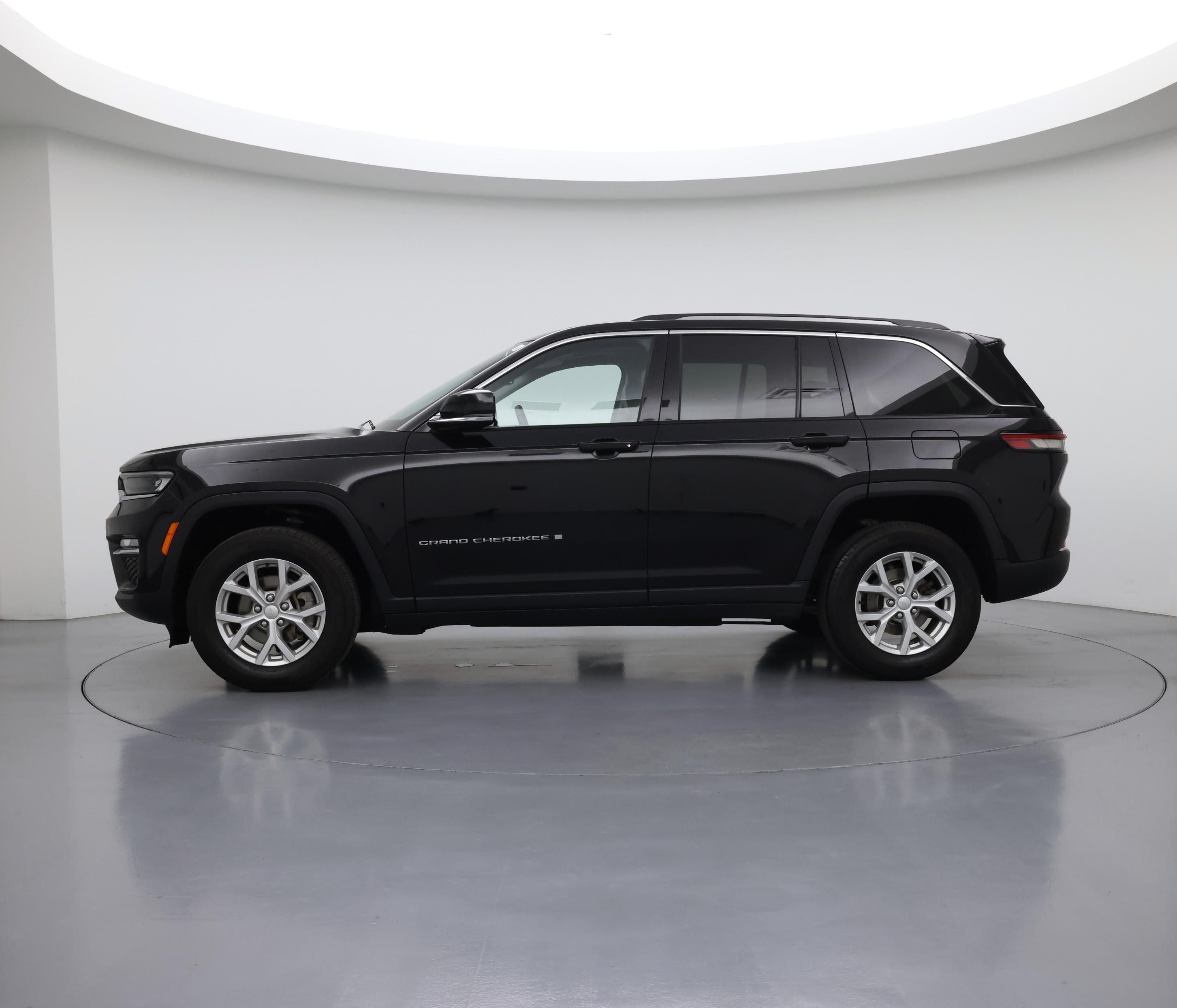 Thumbnail: 2023 Jeep Grand Cherokee - 3