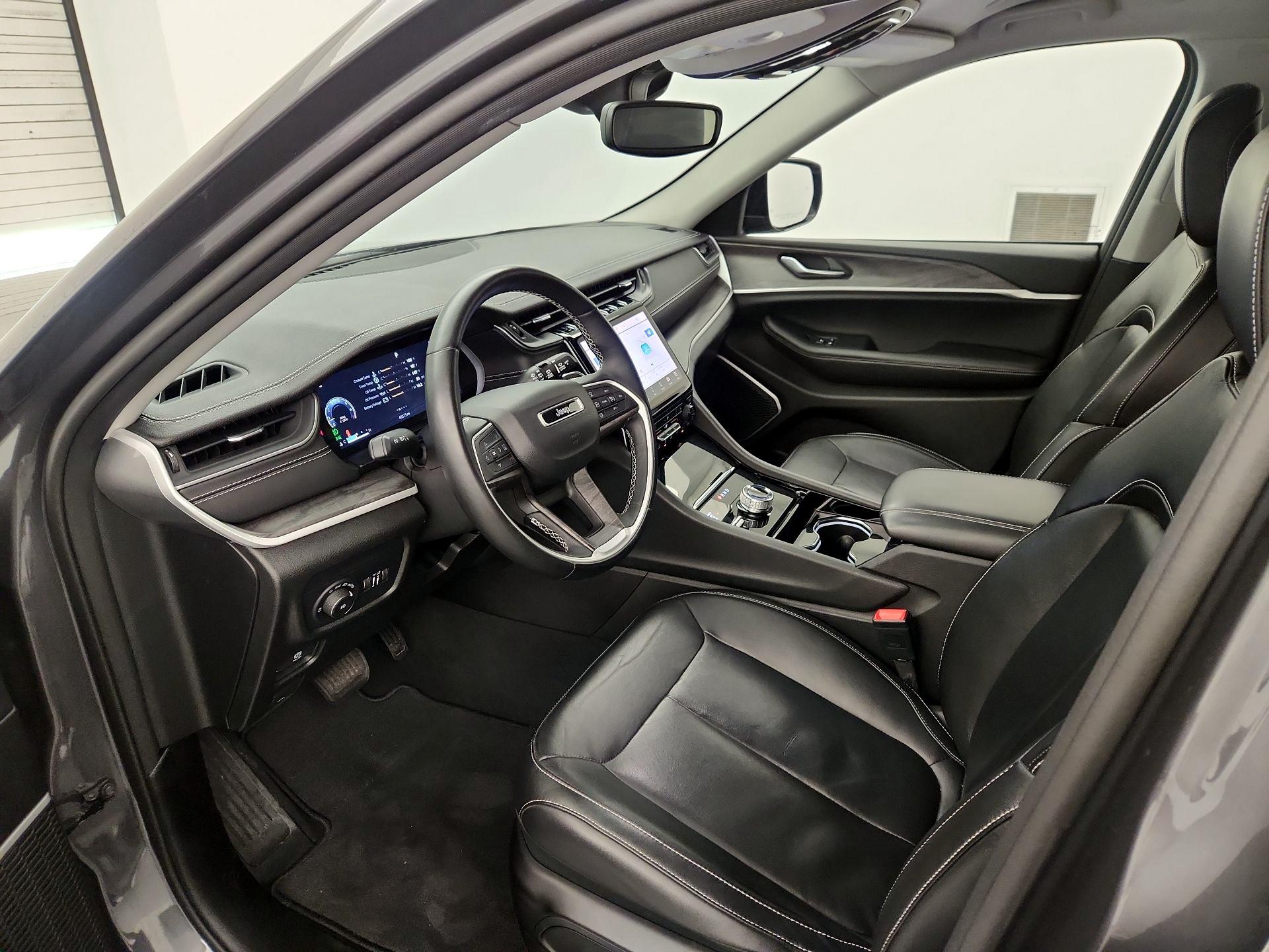 Thumbnail: 2022 Jeep Grand Cherokee - 11