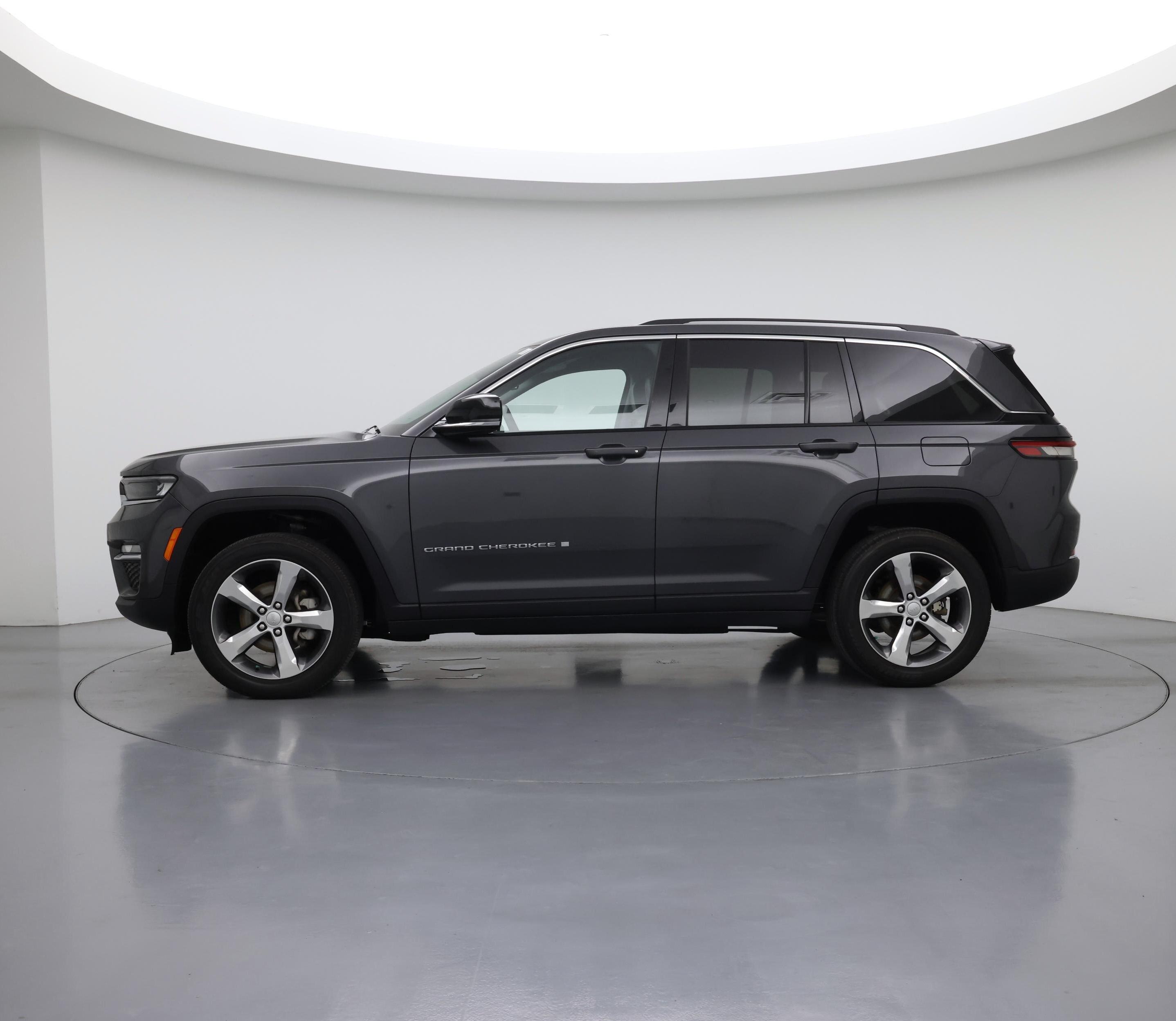 Thumbnail: 2022 Jeep Grand Cherokee - 3