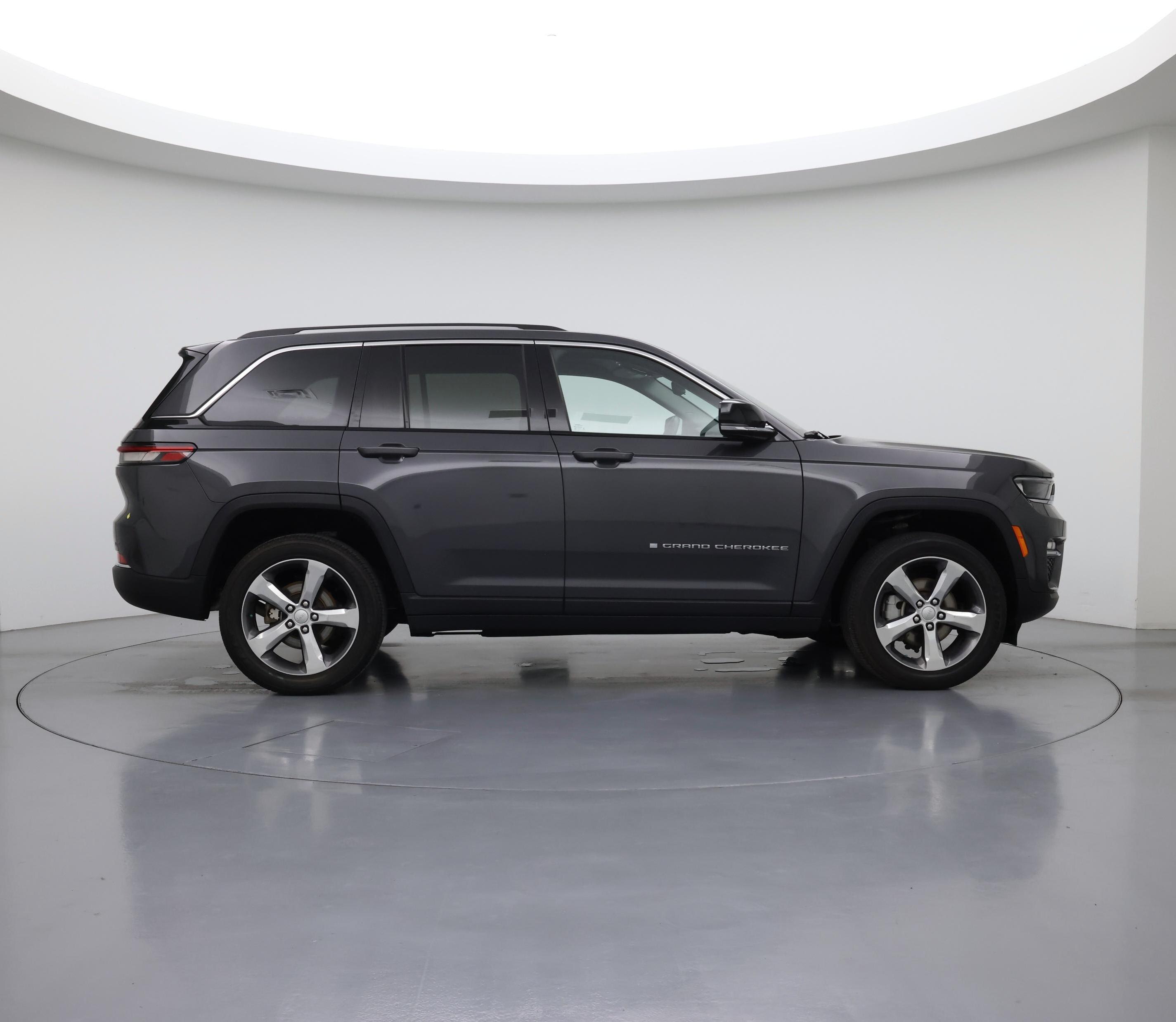 Thumbnail: 2022 Jeep Grand Cherokee - 7