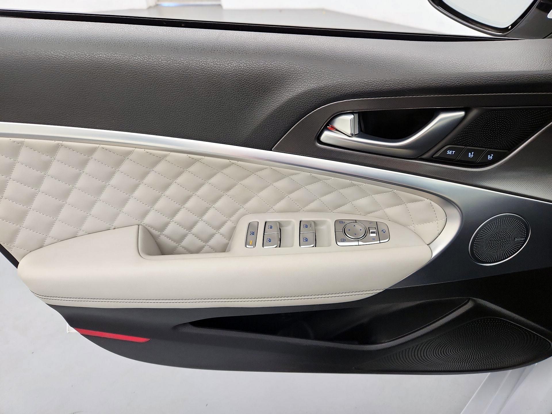 Thumbnail: 2024 Genesis G70 - 12