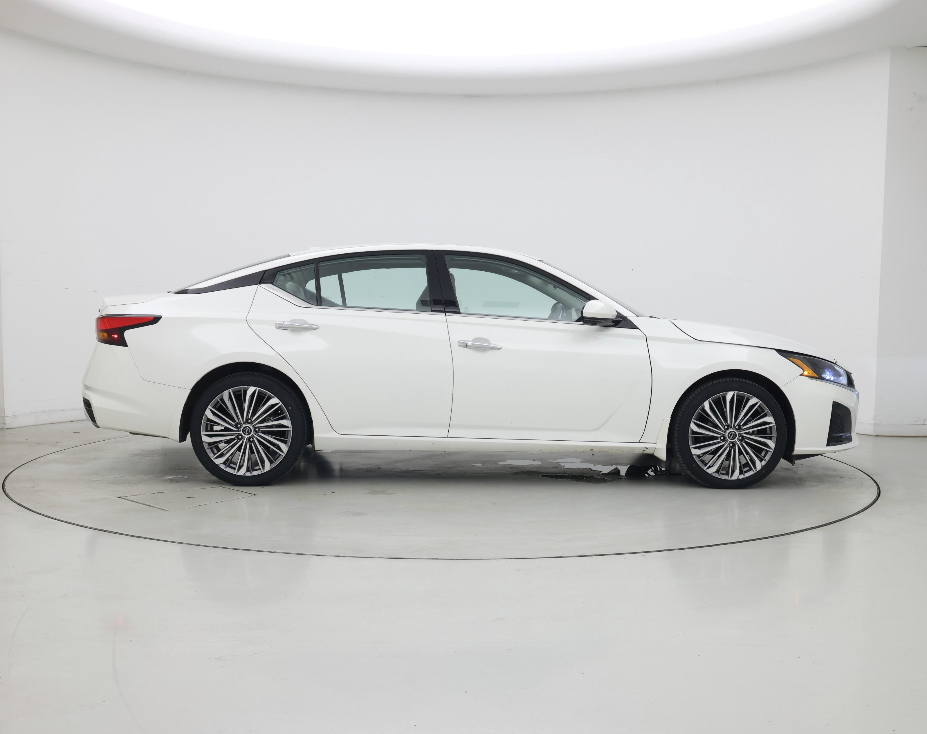 Thumbnail: 2024 Nissan Altima - 7