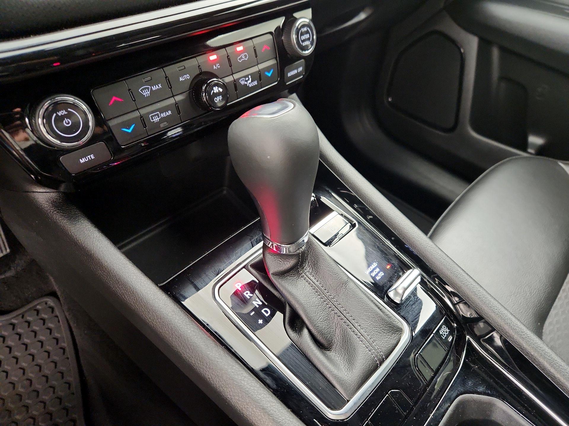 Thumbnail: 2023 Jeep Compass - 17