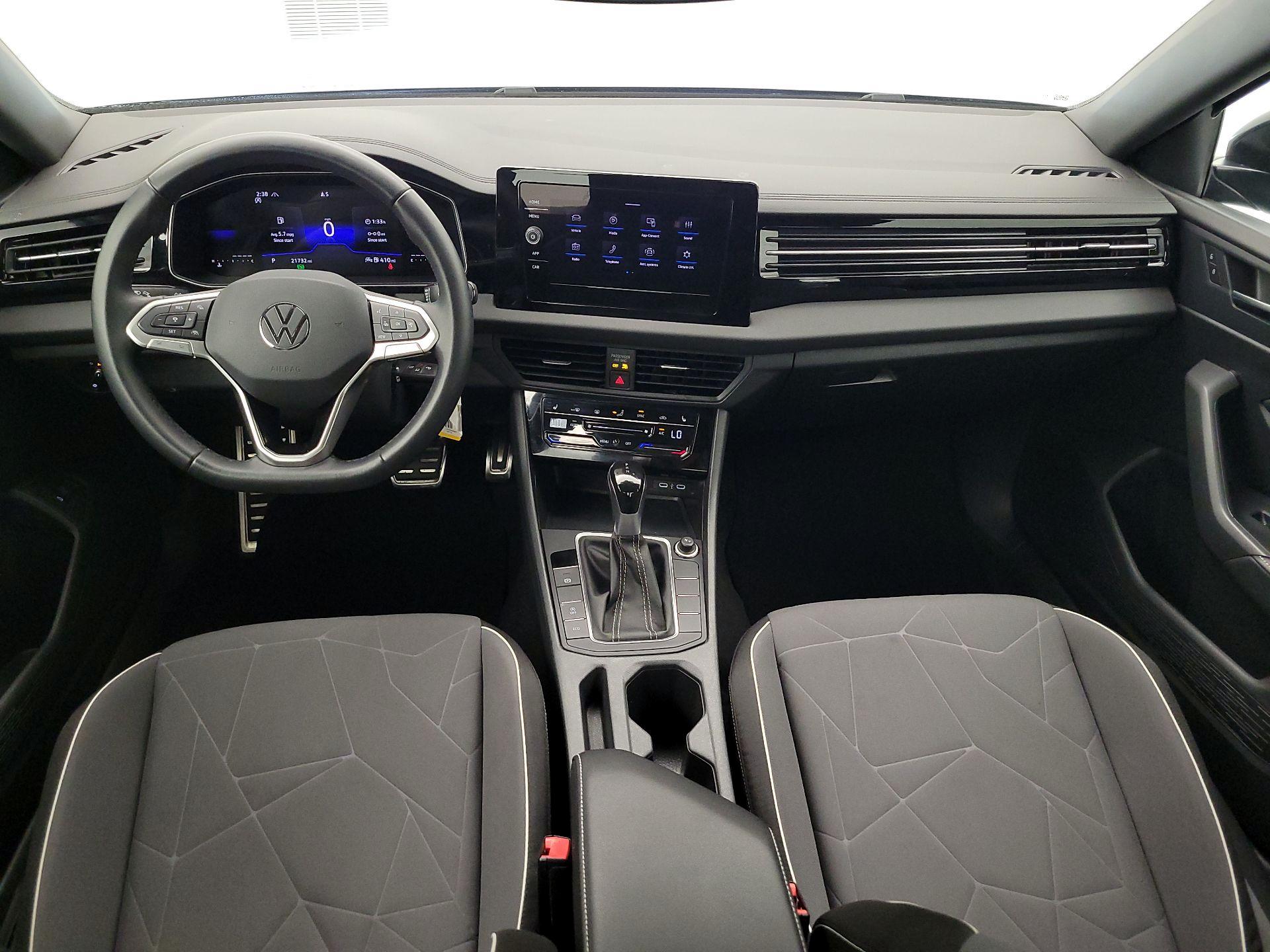 Thumbnail: 2025 Volkswagen Jetta - 9