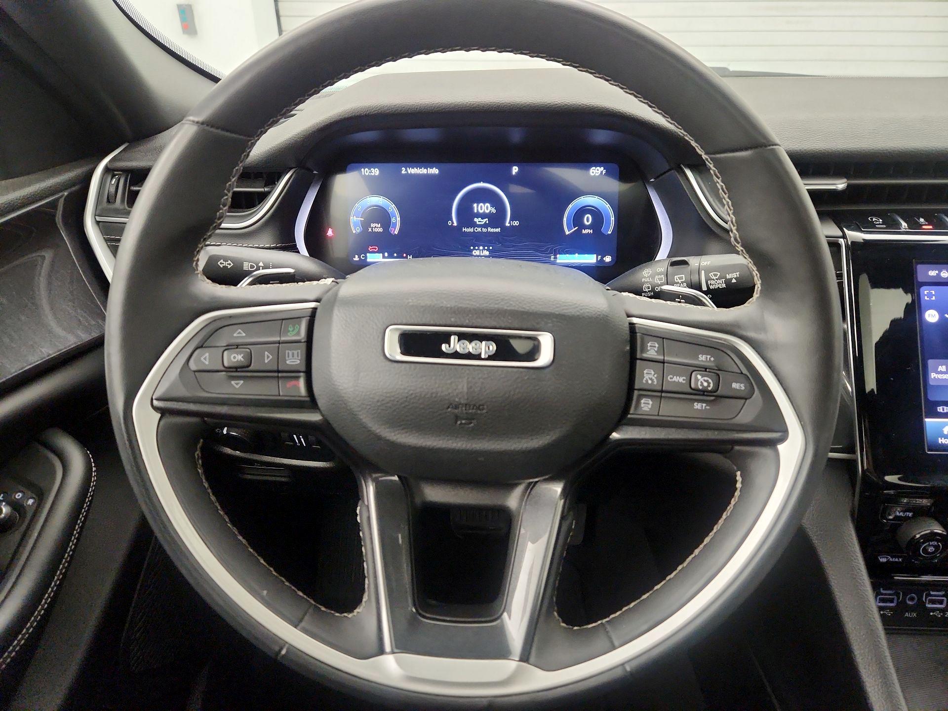 Thumbnail: 2023 Jeep Grand Cherokee - 10