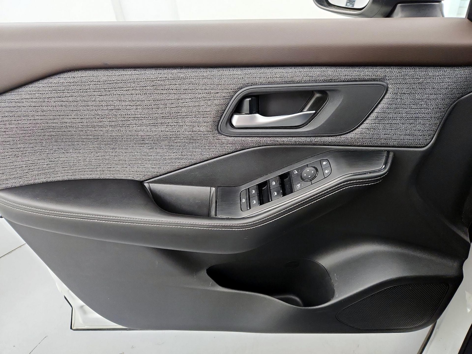 2021 Nissan Rogue SV - Photo 13
