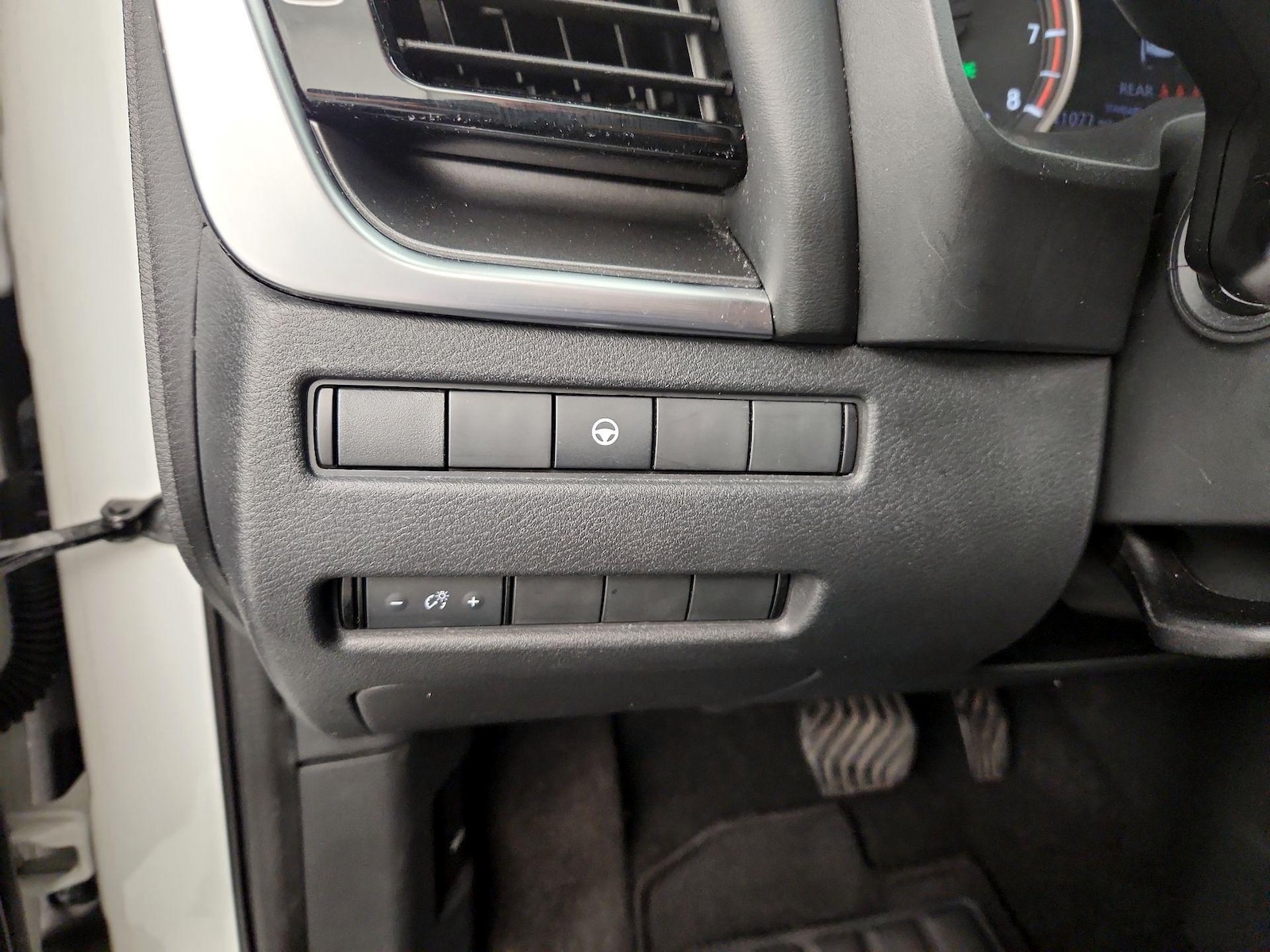 2021 Nissan Rogue SV - Photo 14