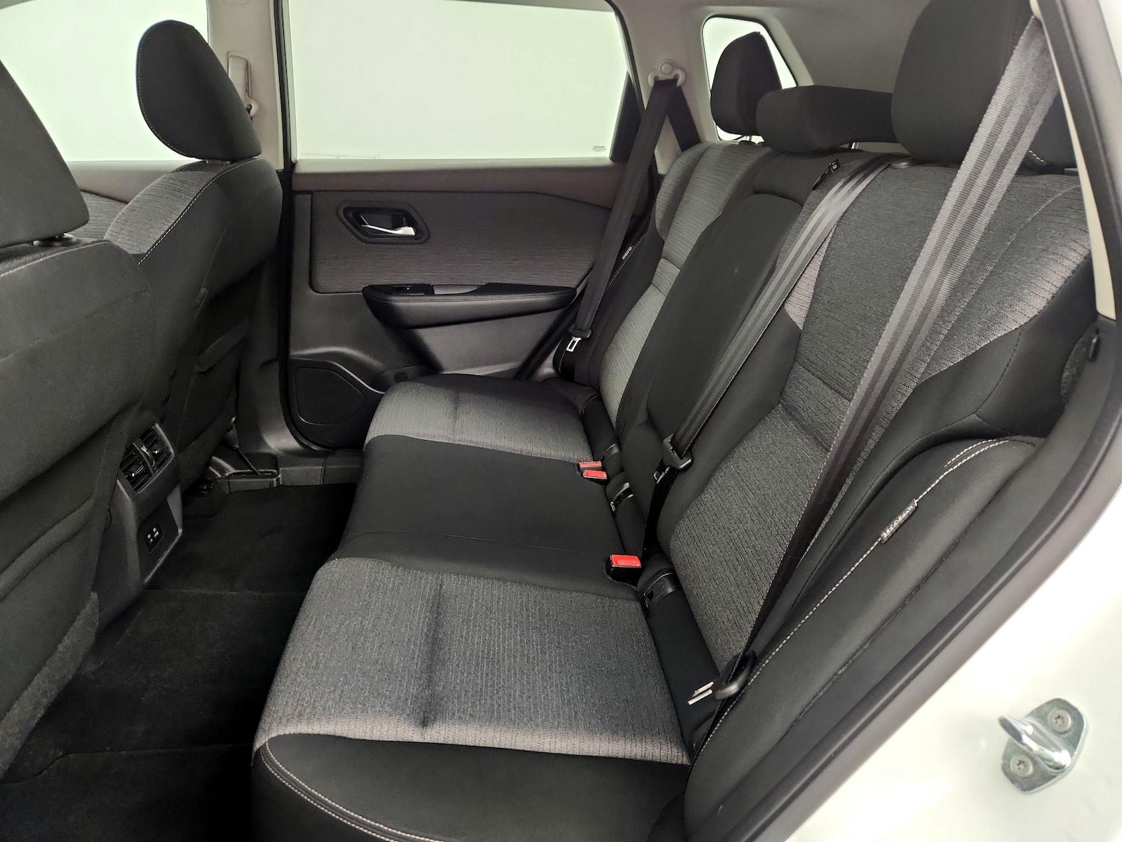 2021 Nissan Rogue SV - Photo 20