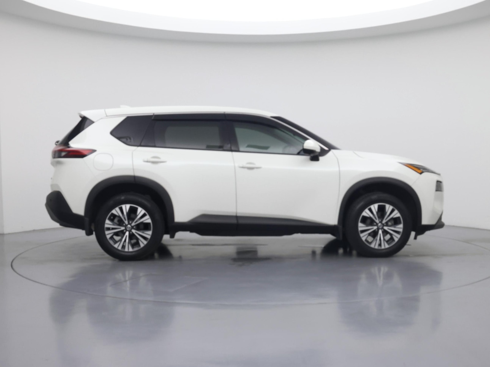 2021 Nissan Rogue SV - Photo 8