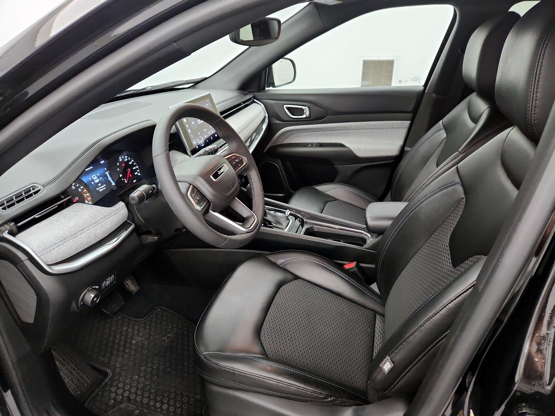 Thumbnail: 2023 Jeep Compass - 11