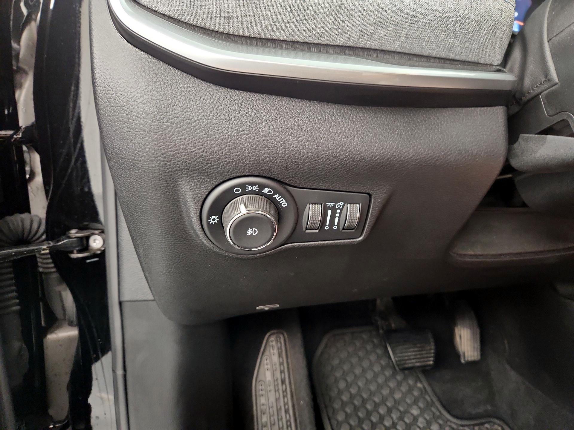 Thumbnail: 2023 Jeep Compass - 13