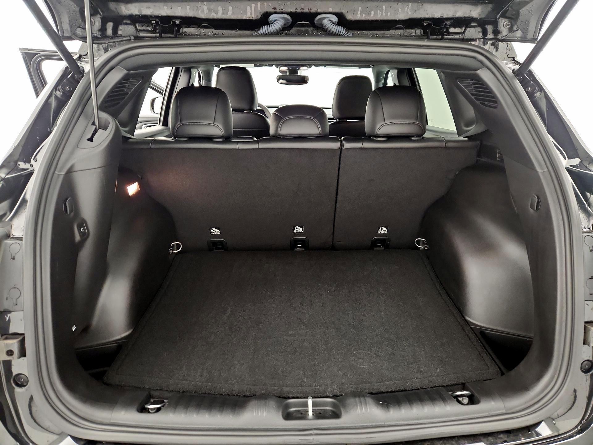 Thumbnail: 2023 Jeep Compass - 20