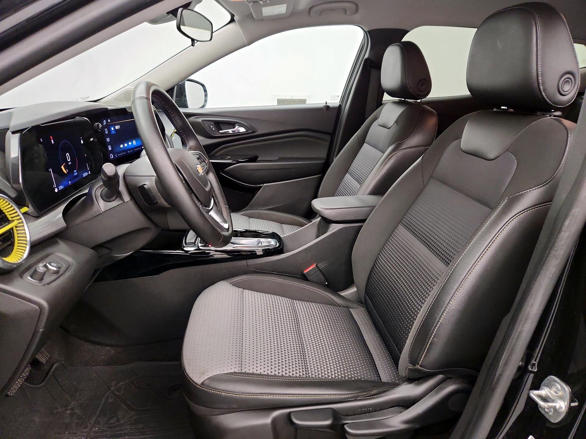 Thumbnail: 2025 Chevrolet Trax - 11