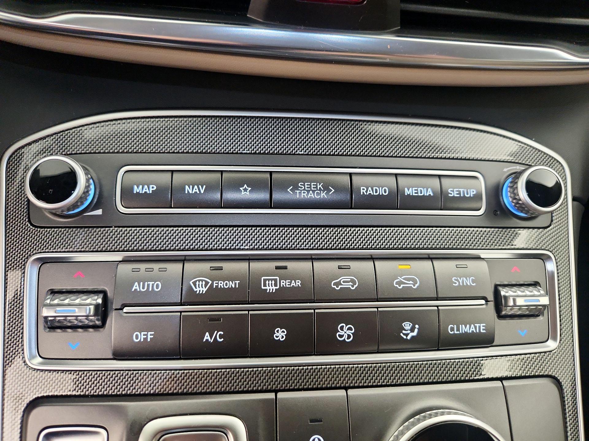 Thumbnail: 2023 Hyundai Santa Fe - 16