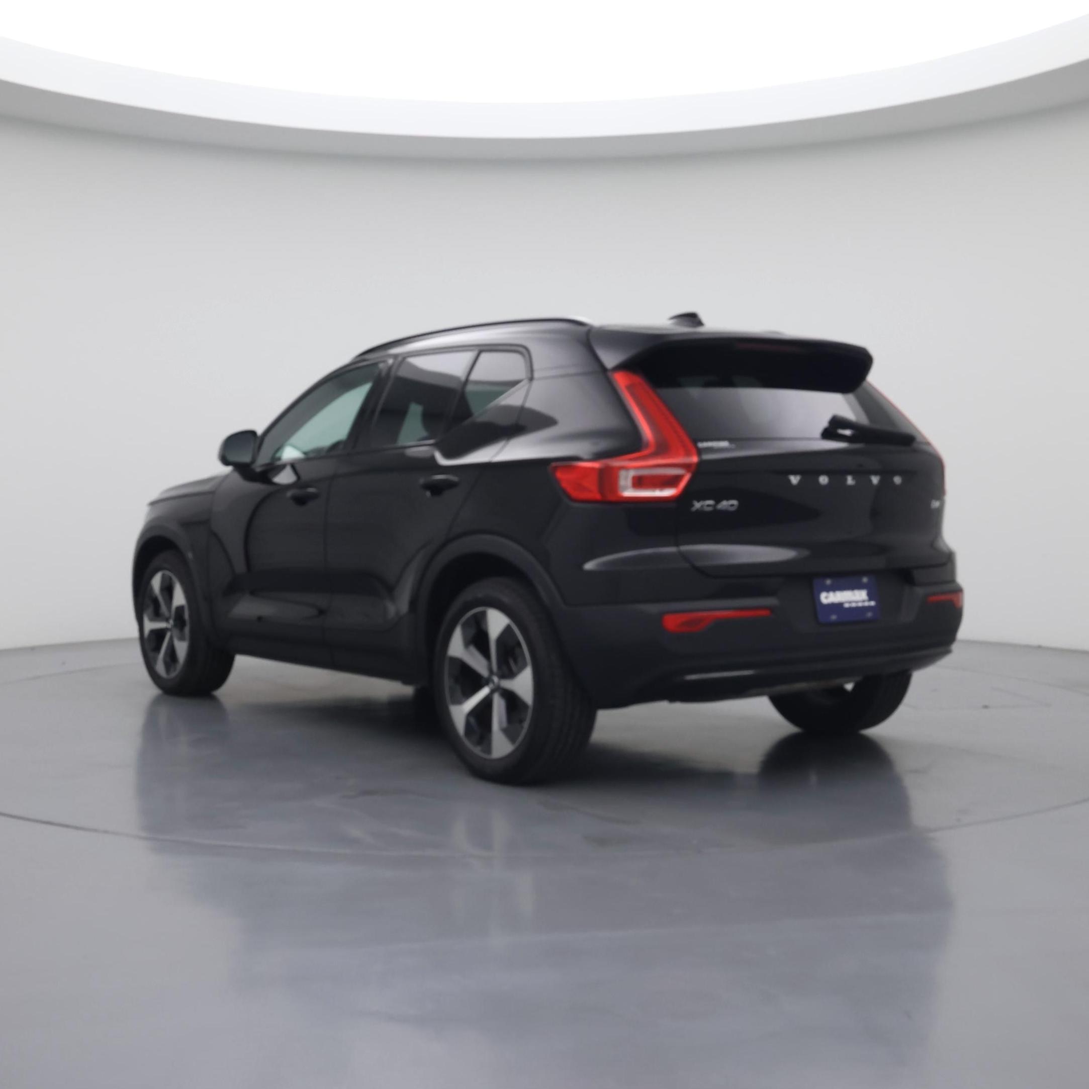 Thumbnail: 2023 Volvo XC40 - 2