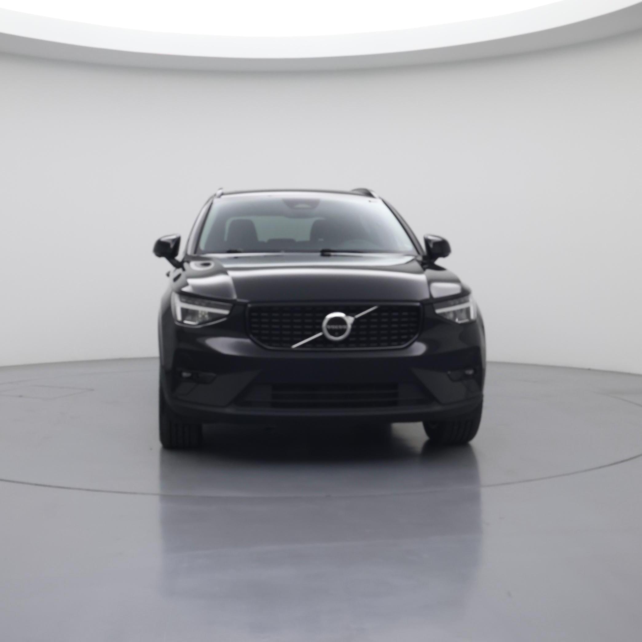 Thumbnail: 2023 Volvo XC40 - 5