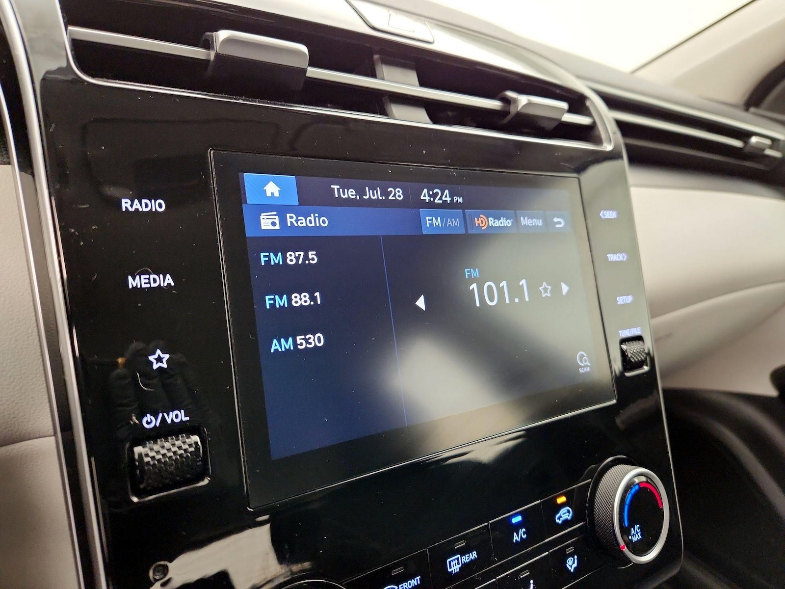 2024 Hyundai Tucson SE - Photo 16