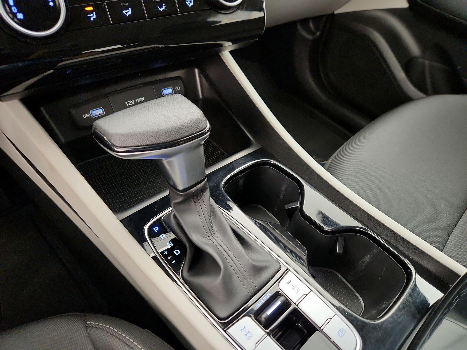 2024 Hyundai Tucson SE - Photo 18