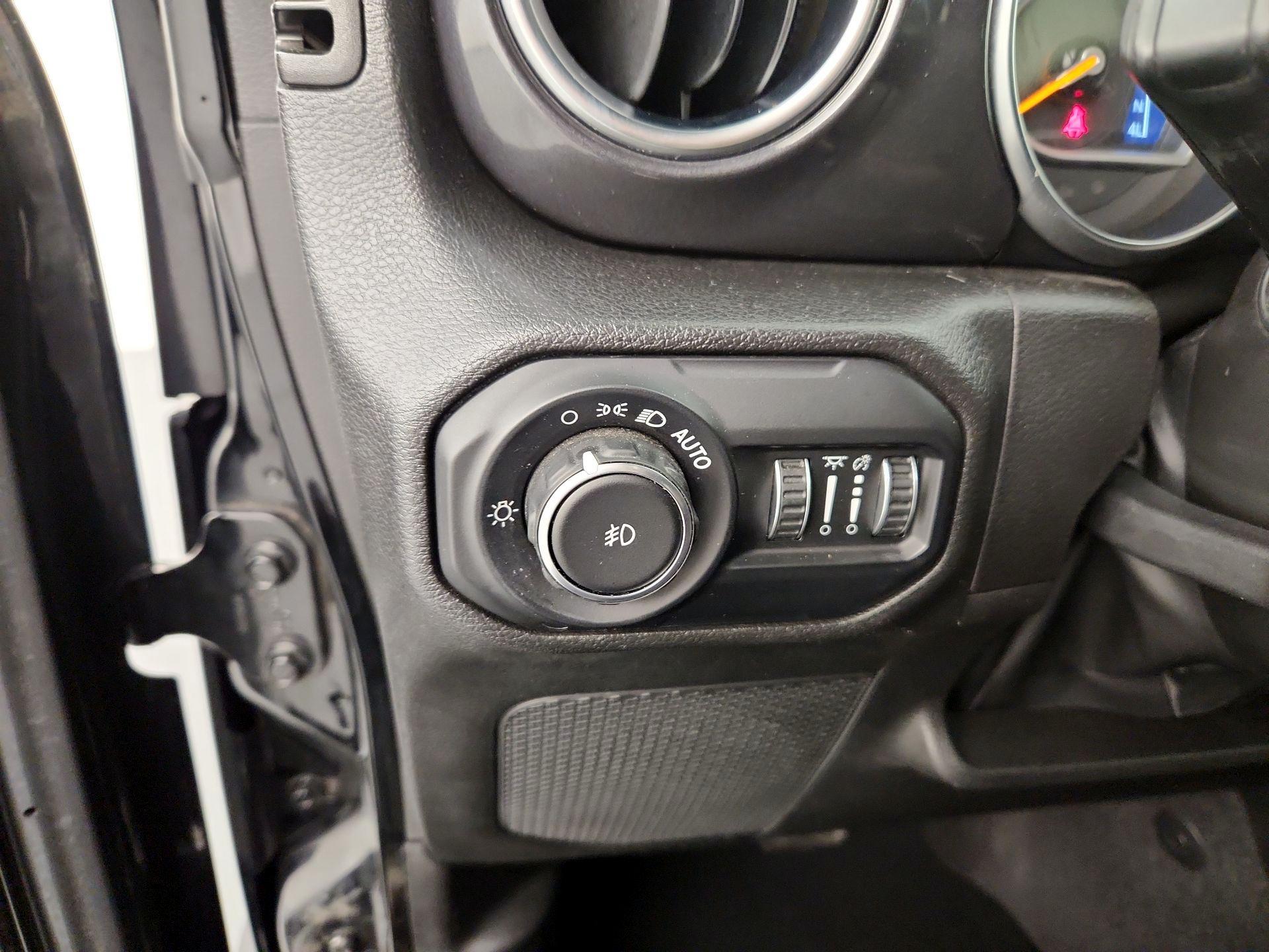 Thumbnail: 2022 Jeep Wrangler - 13