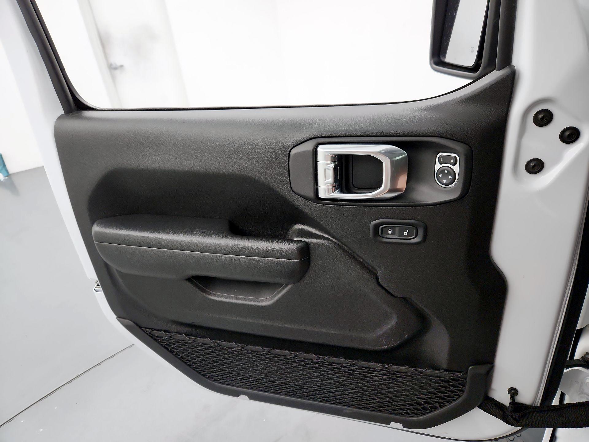 Thumbnail: 2022 Jeep Wrangler - 12