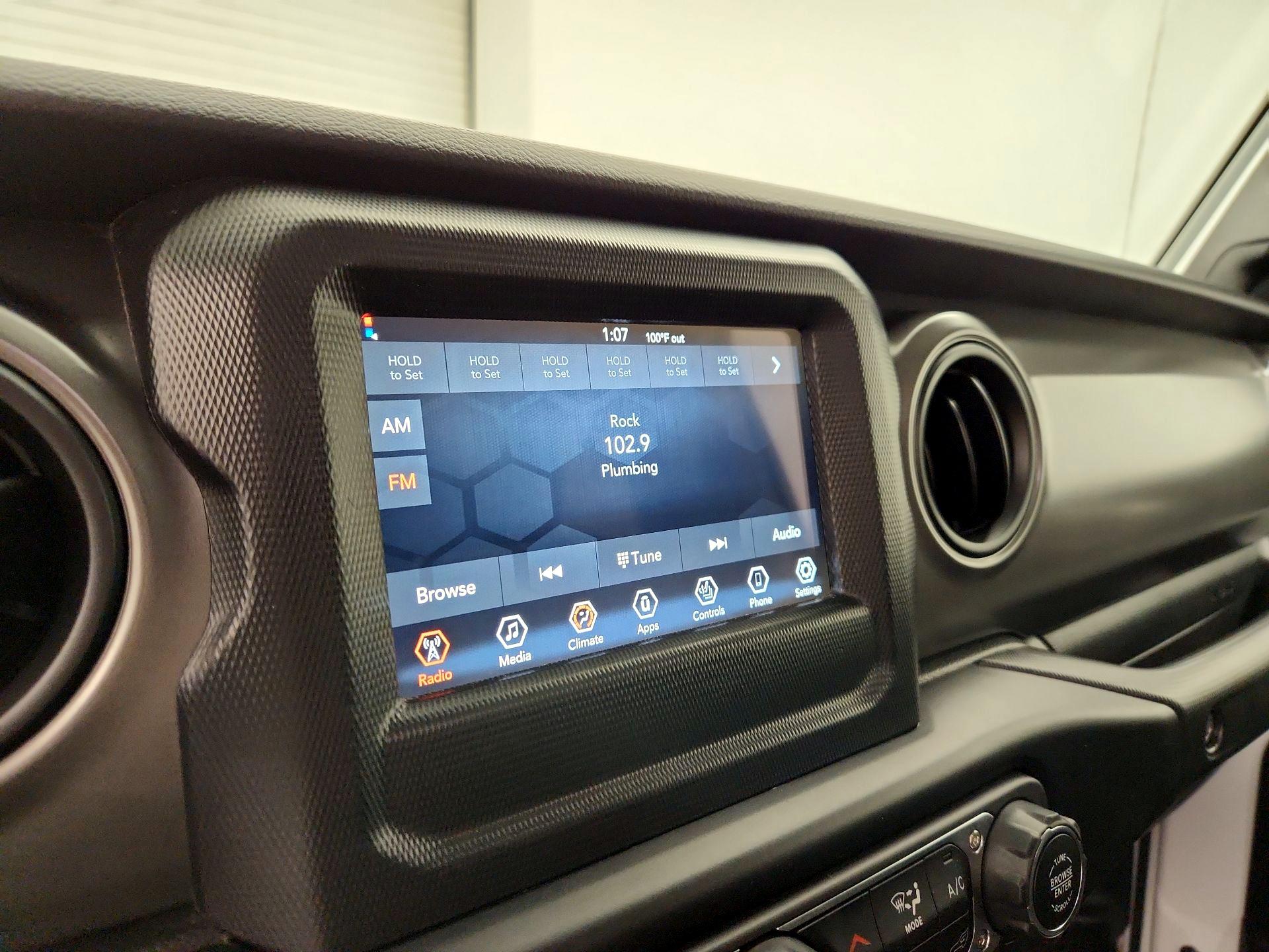 Thumbnail: 2022 Jeep Wrangler - 15