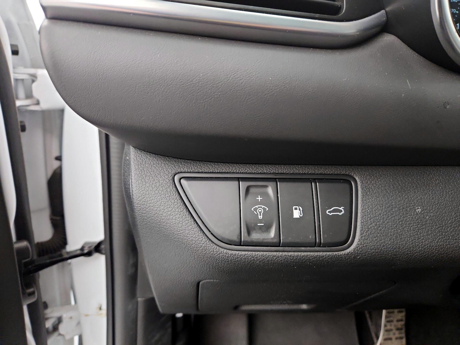 2023 GENESIS G70 Standard - Photo 14