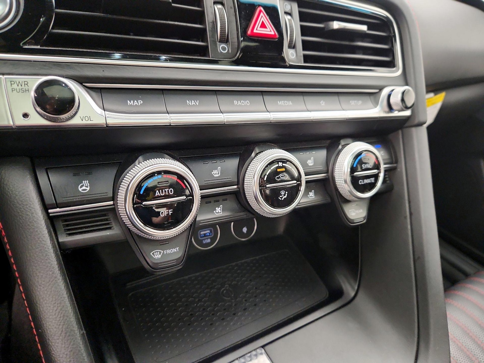 2023 GENESIS G70 Standard - Photo 18