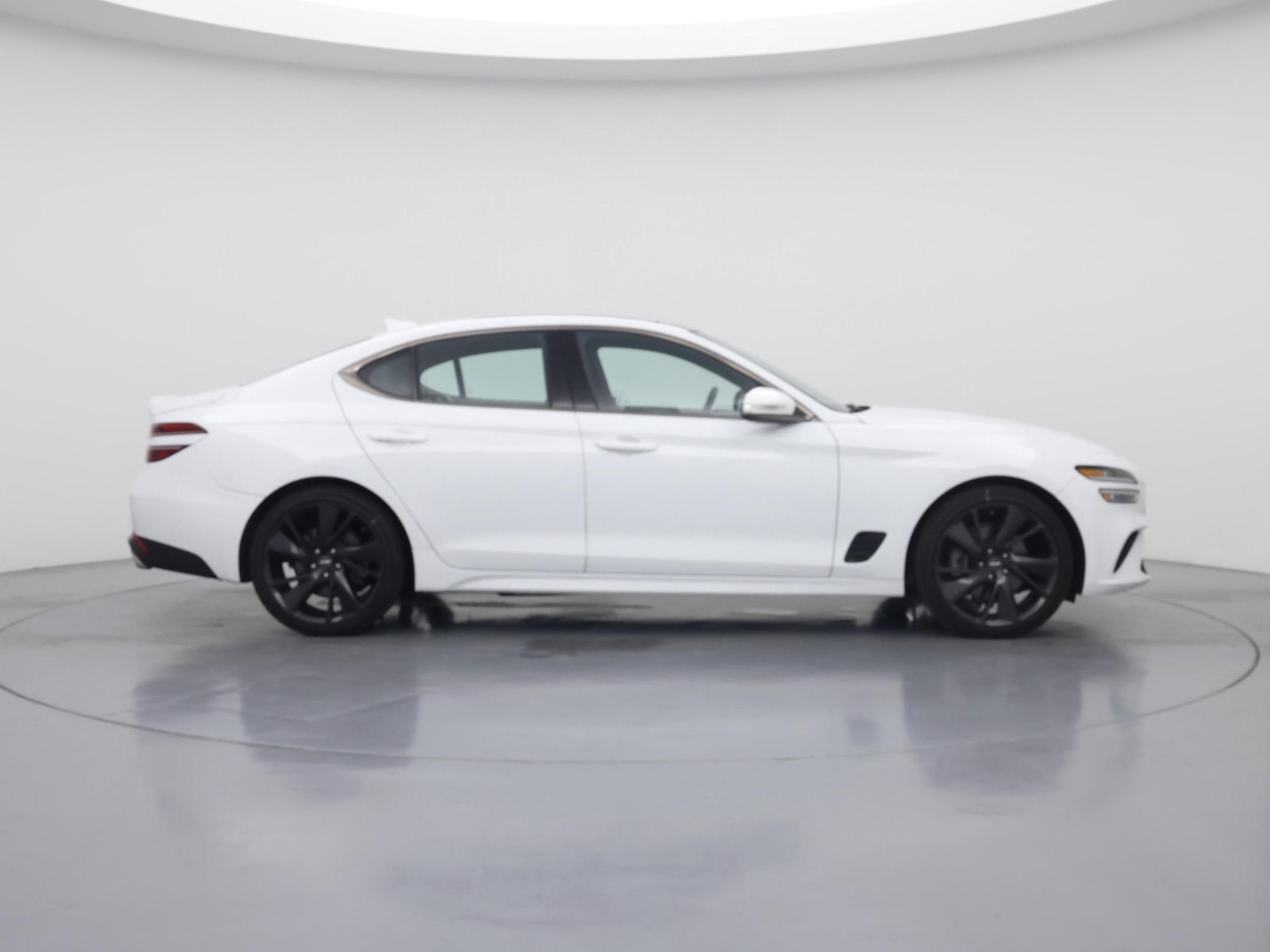 2023 GENESIS G70 Standard - Photo 8