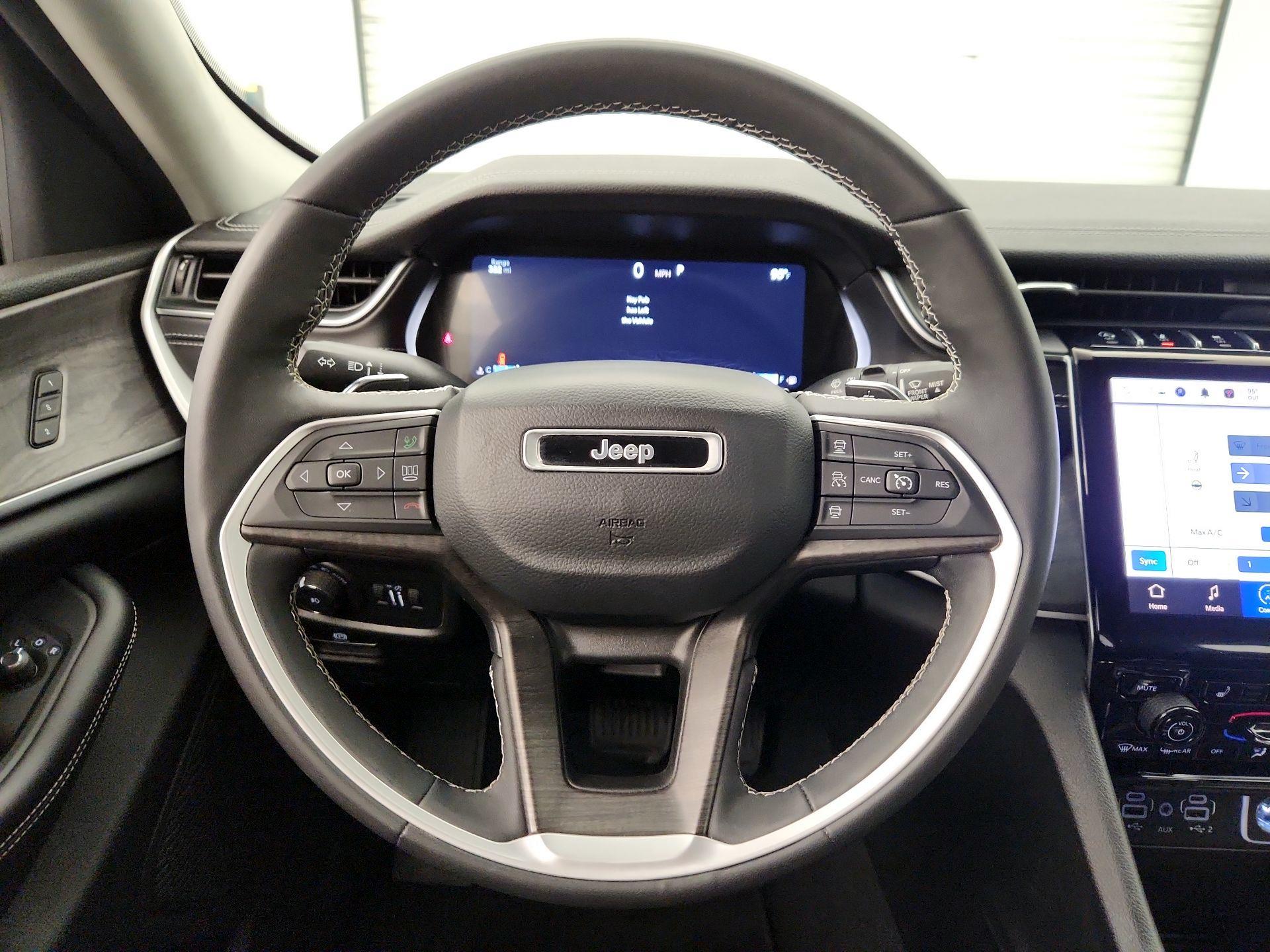 Thumbnail: 2023 Jeep Grand Cherokee - 10
