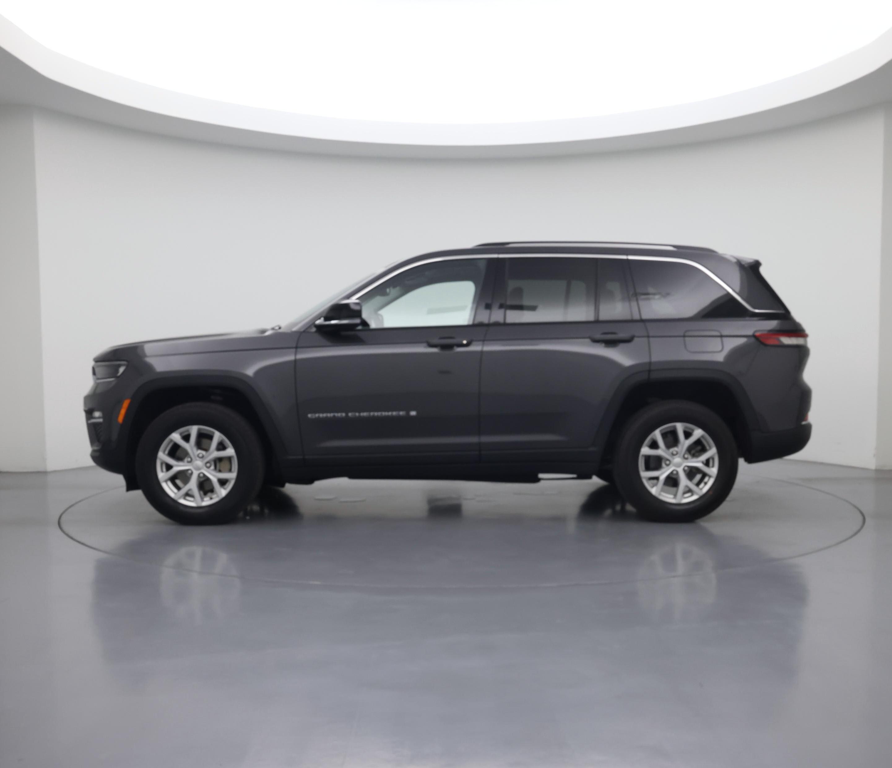 Thumbnail: 2023 Jeep Grand Cherokee - 3