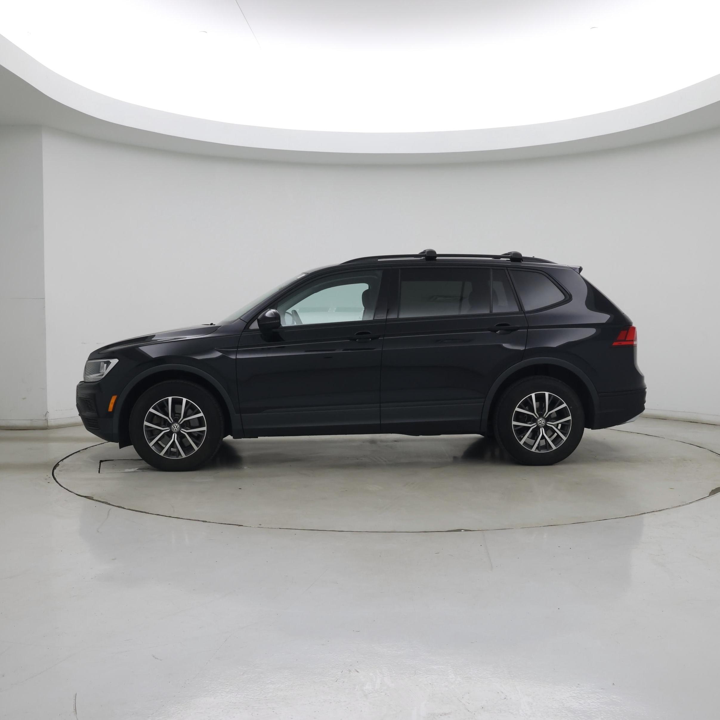 Thumbnail: 2021 Volkswagen Tiguan - 3